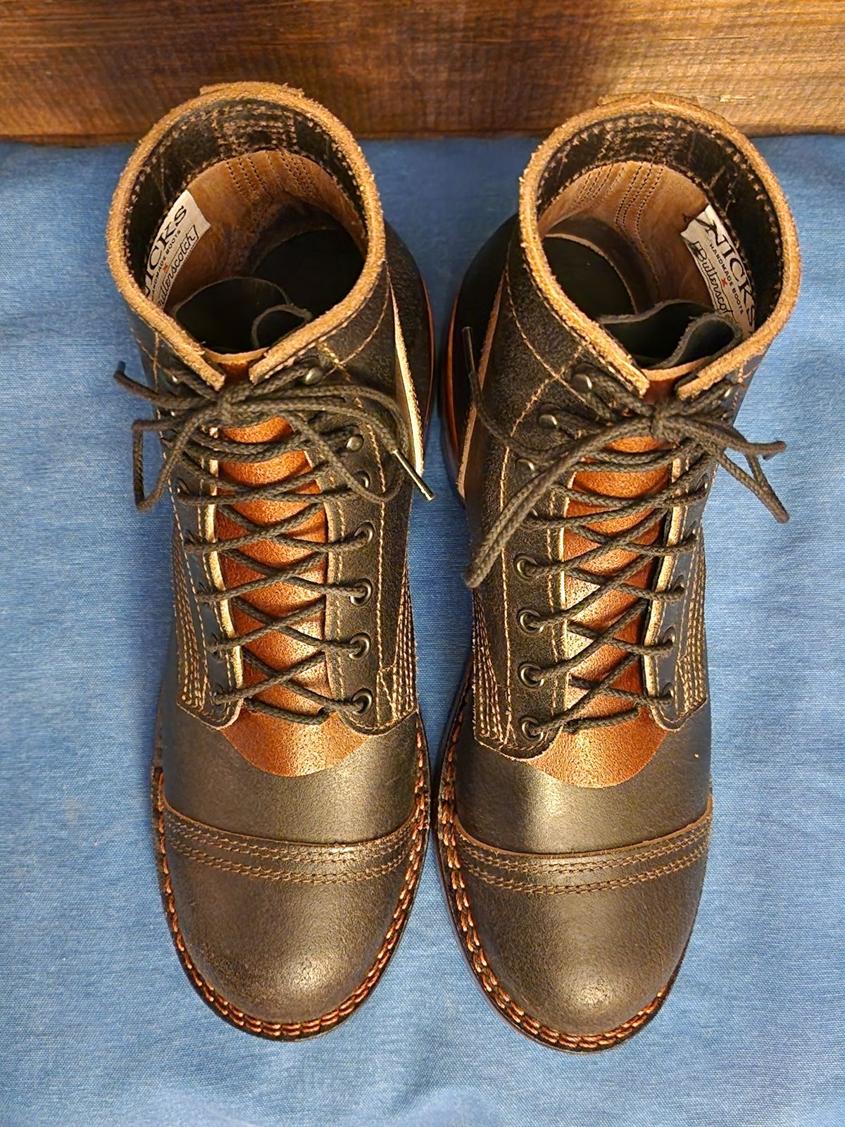 Photo by Pale_Highl1ight on October 1, 2024 of the Nicks Nicks/ x Butterscotch Triton Boot in Nicks/ Horween Black Waxed Flesh.