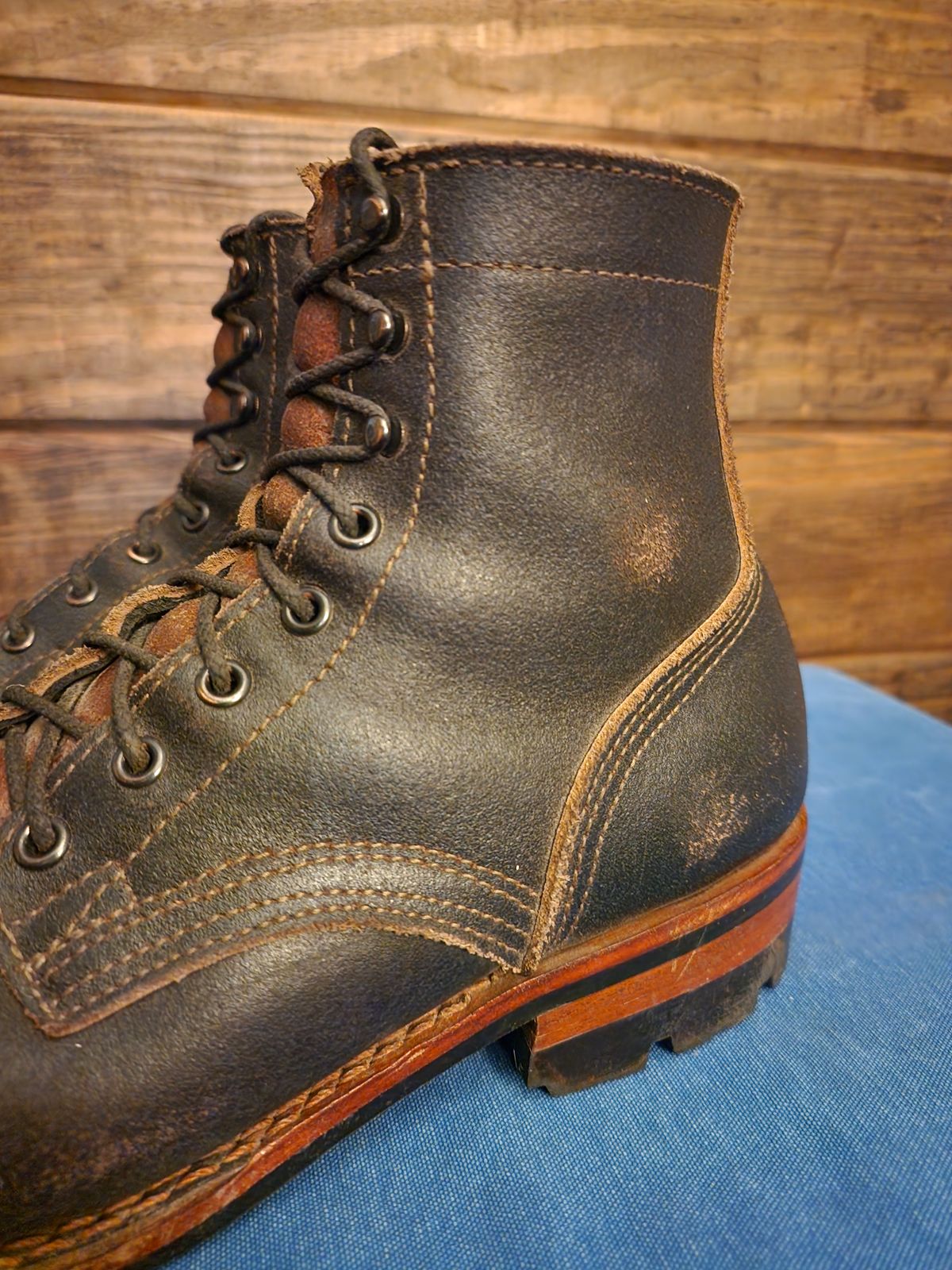 Photo by Pale_Highl1ight on November 1, 2024 of the Nicks Nicks/ x Butterscotch Triton Boot in Nicks/ Horween Black Waxed Flesh.