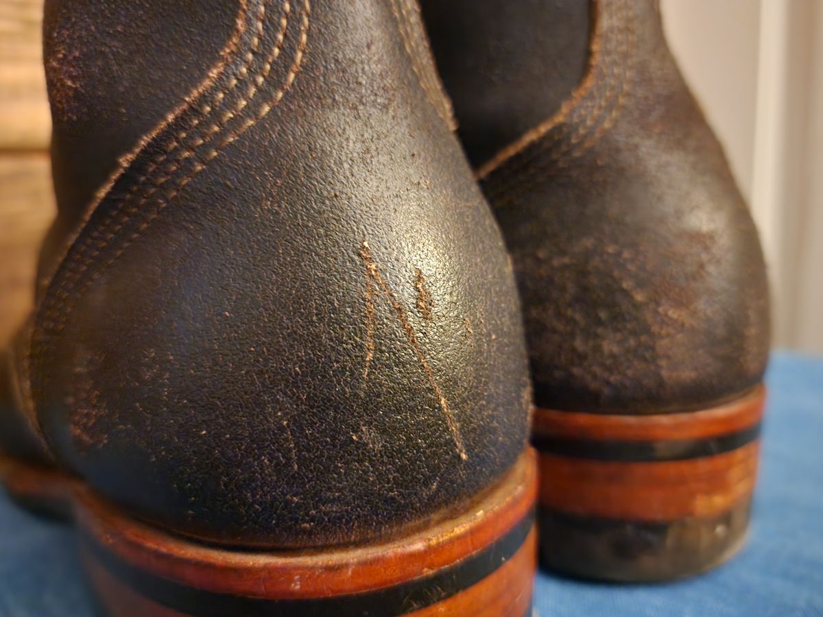 Photo by Pale_Highl1ight on November 1, 2024 of the Nicks Nicks/ x Butterscotch Triton Boot in Nicks/ Horween Black Waxed Flesh.