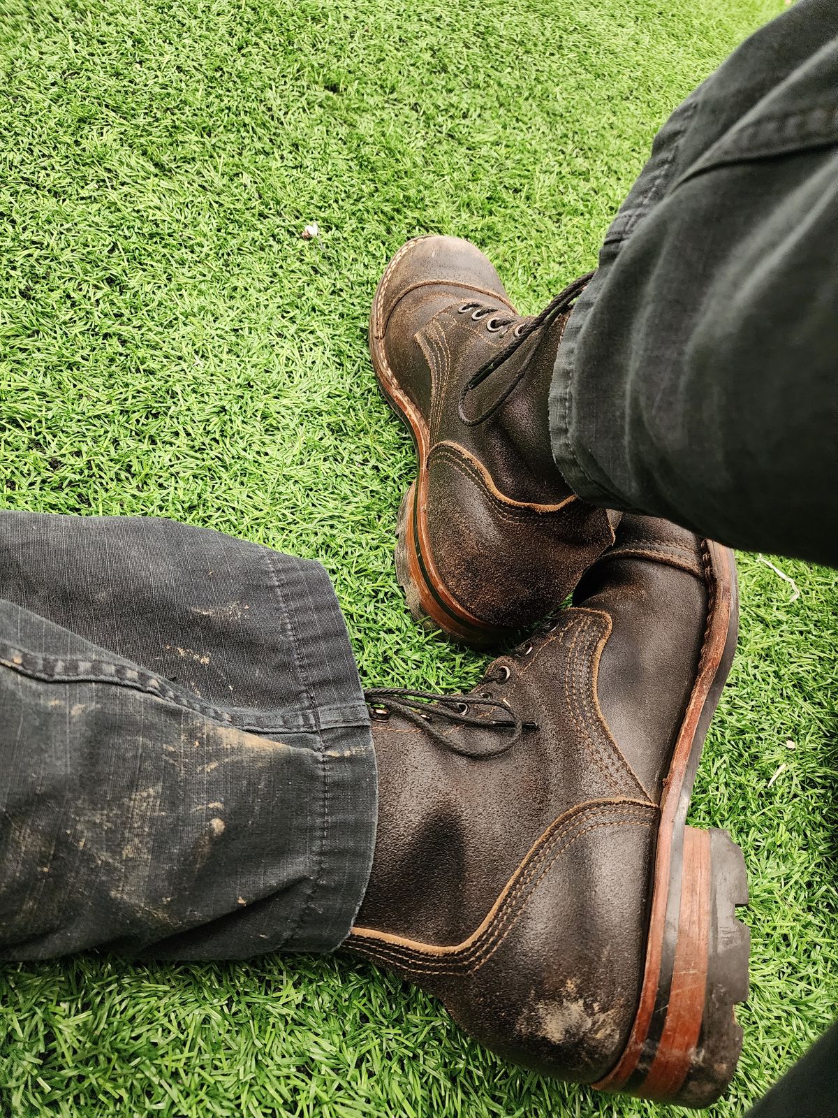 Photo by Pale_Highl1ight on January 1, 2025 of the Nicks Nicks/ x Butterscotch Triton Boot in Nicks/ Horween Black Waxed Flesh.