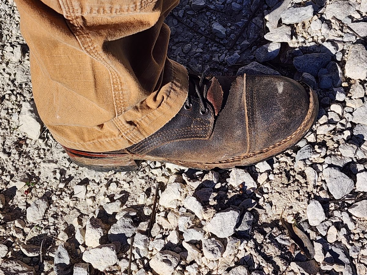 Photo by Pale_Highl1ight on January 6, 2025 of the Nicks Nicks/ x Butterscotch Triton Boot in Nicks/ Horween Black Waxed Flesh.