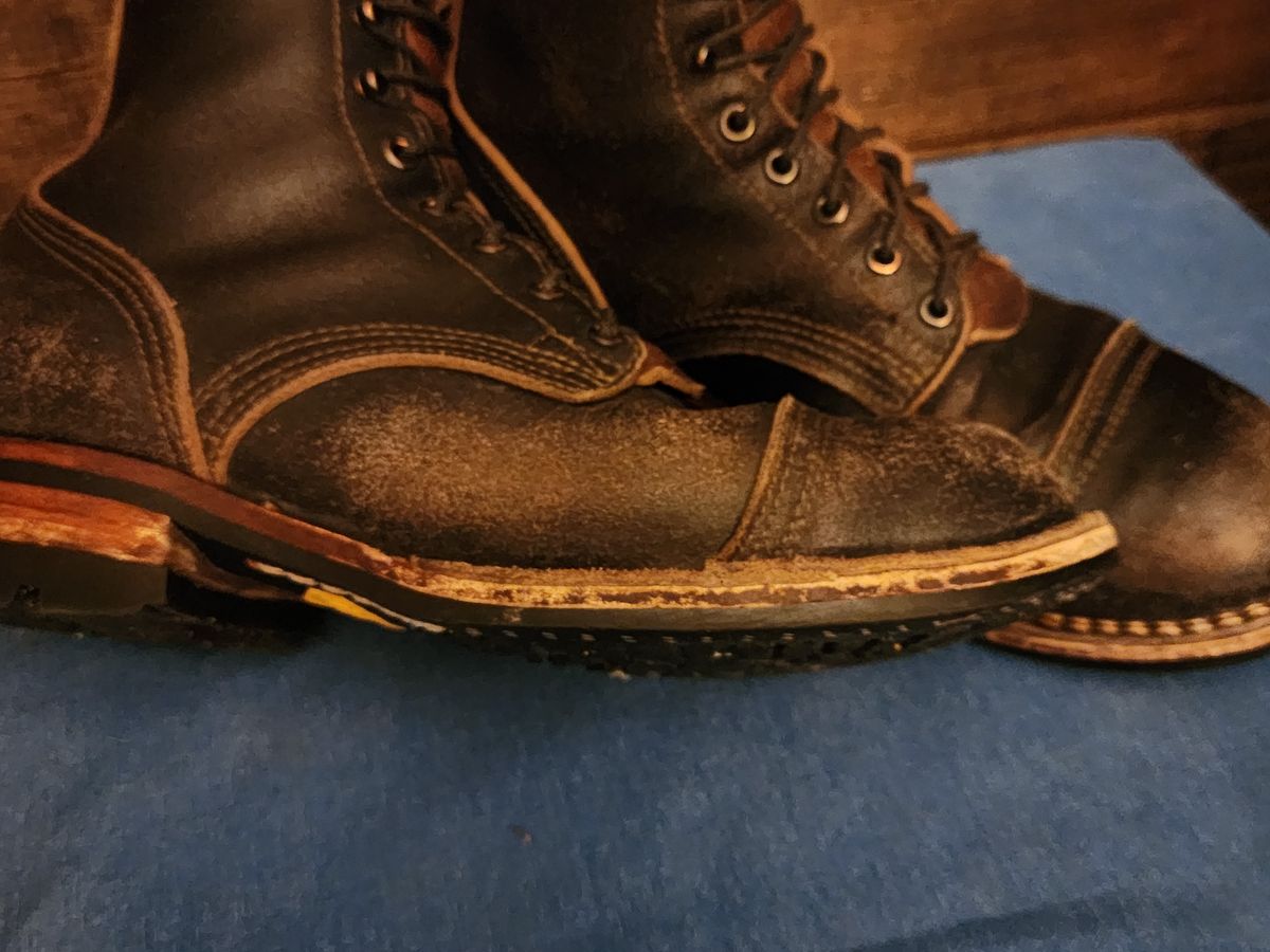 Photo by Pale_Highl1ight on January 10, 2025 of the Nicks Nicks/ x Butterscotch Triton Boot in Nicks/ Horween Black Waxed Flesh.