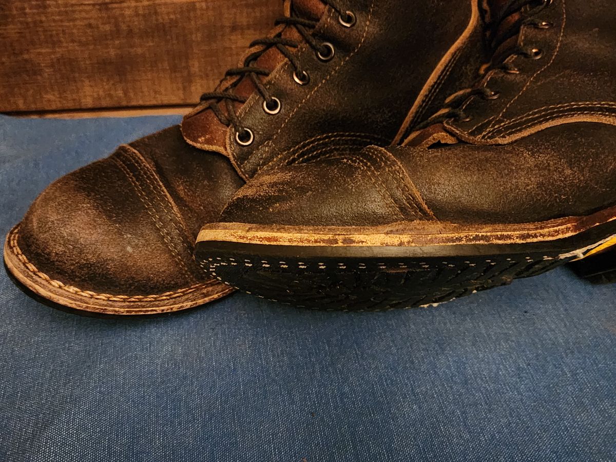 Photo by Pale_Highl1ight on January 10, 2025 of the Nicks Nicks/ x Butterscotch Triton Boot in Nicks/ Horween Black Waxed Flesh.