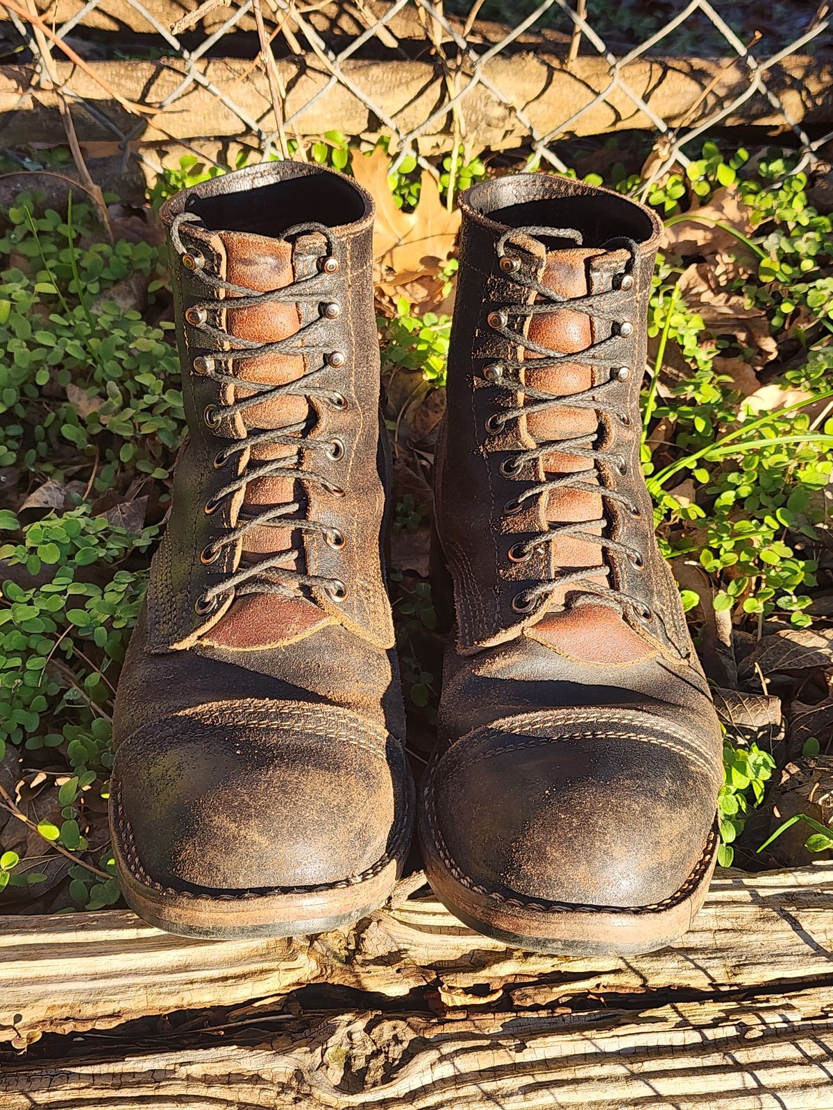 Photo by Pale_Highl1ight on February 1, 2025 of the Nicks Nicks/ x Butterscotch Triton Boot in Nicks/ Horween Black Waxed Flesh.