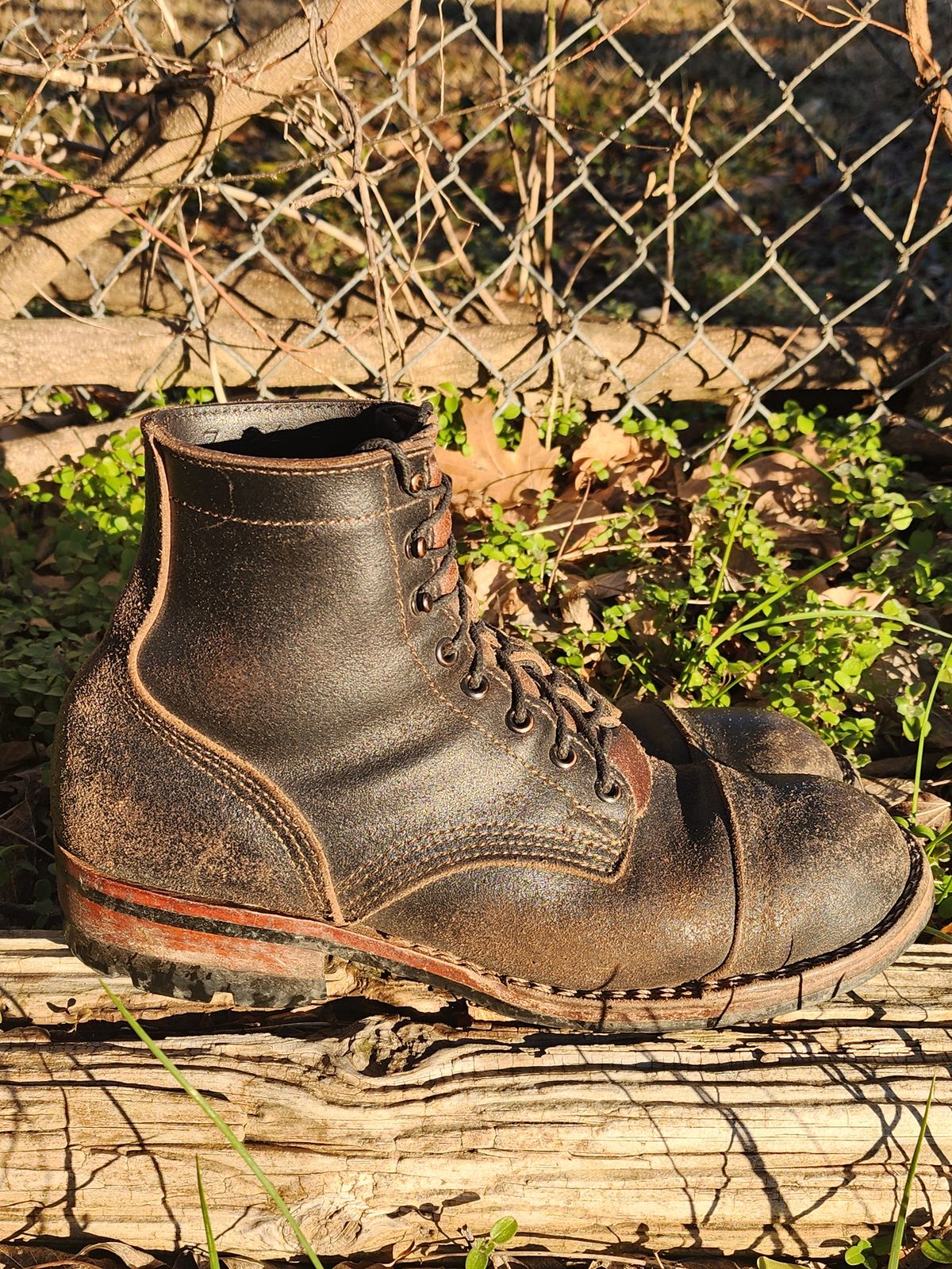 Photo by Pale_Highl1ight on February 1, 2025 of the Nicks Nicks/ x Butterscotch Triton Boot in Nicks/ Horween Black Waxed Flesh.