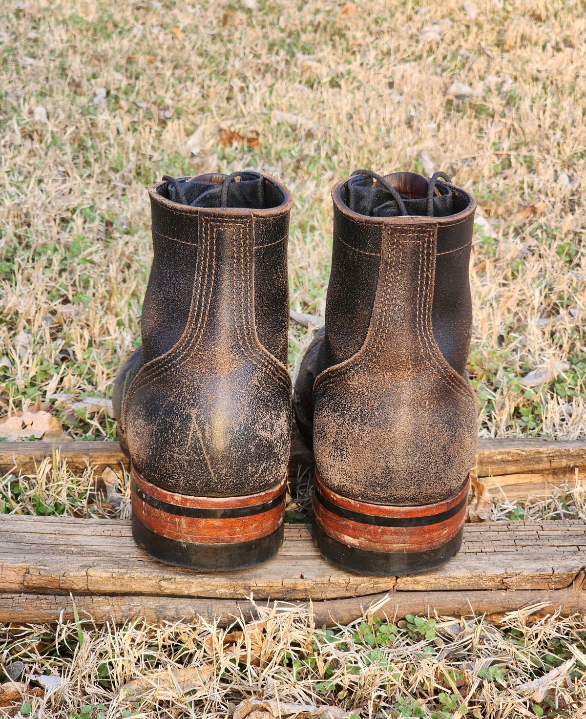Photo by Pale_Highl1ight on March 2, 2025 of the Nicks Nicks/ x Butterscotch Triton Boot in Nicks/ Horween Black Waxed Flesh.