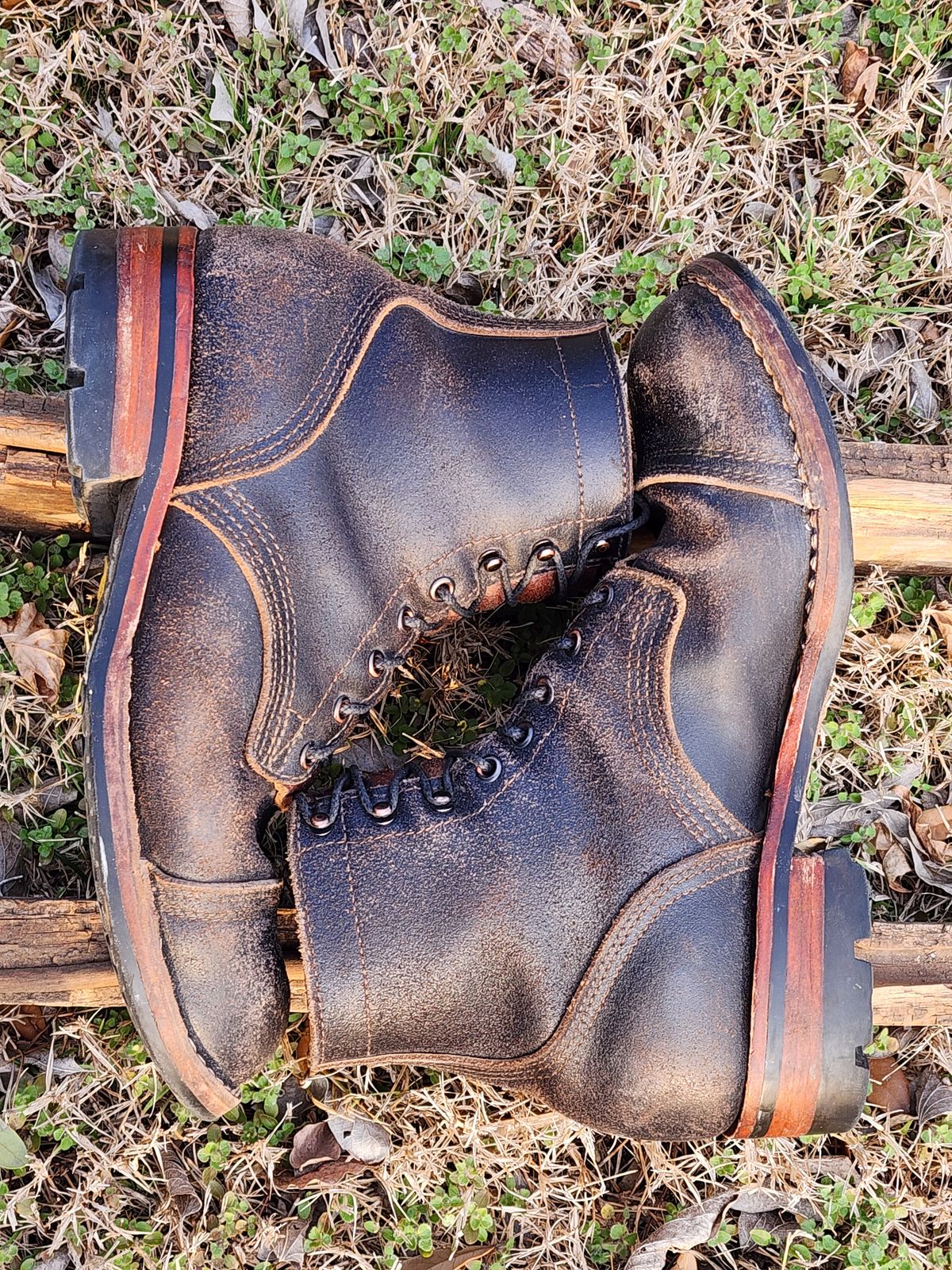 Photo by Pale_Highl1ight on March 2, 2025 of the Nicks Nicks/ x Butterscotch Triton Boot in Nicks/ Horween Black Waxed Flesh.