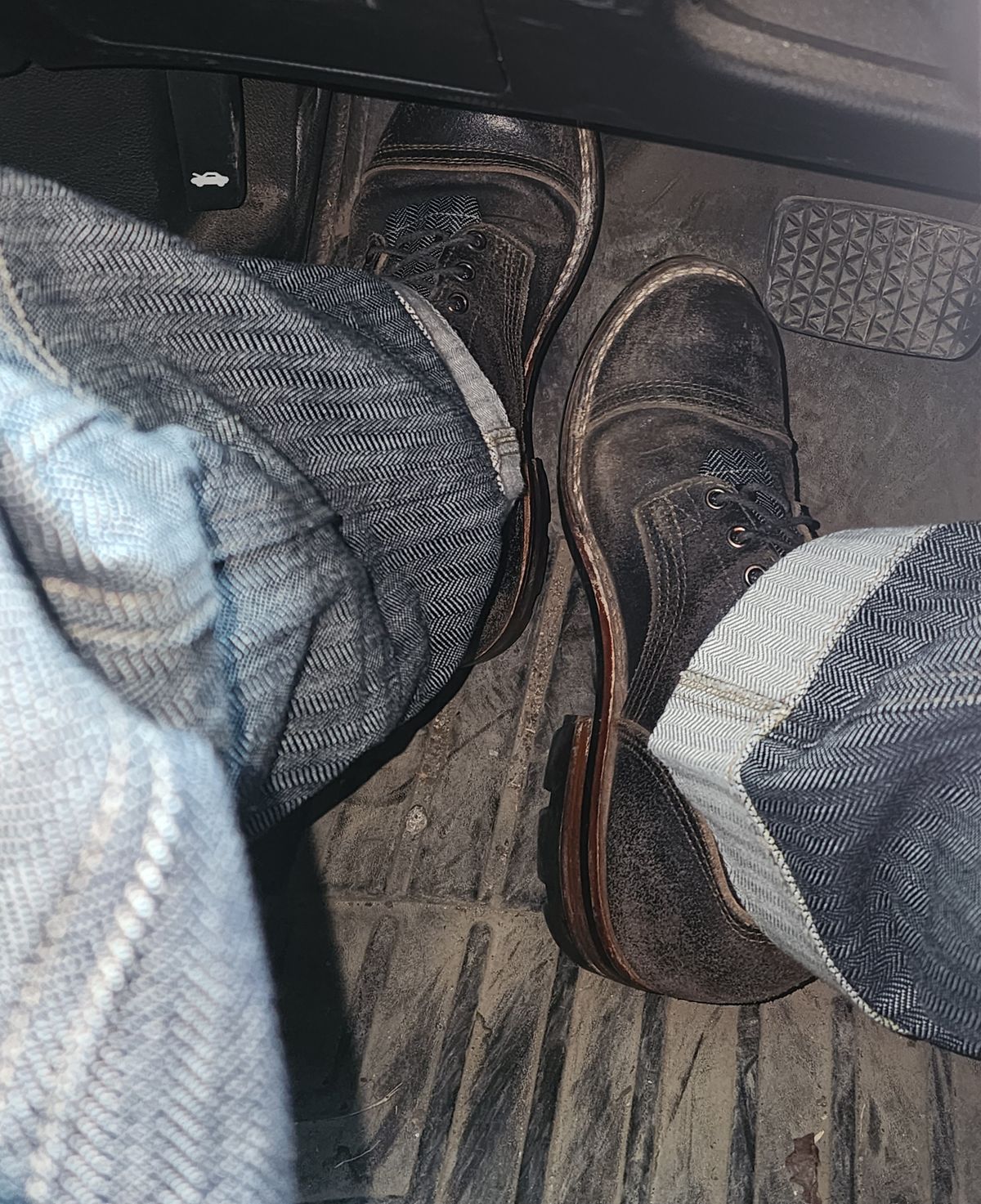 Photo by Pale_Highl1ight on March 7, 2025 of the Nicks Nicks/ x Butterscotch Triton Boot in Nicks/ Horween Black Waxed Flesh.