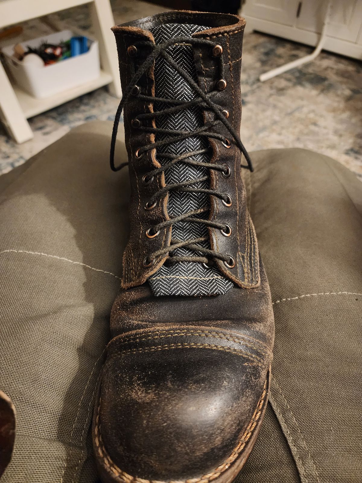 Photo by Pale_Highl1ight on March 7, 2025 of the Nicks Nicks/ x Butterscotch Triton Boot in Nicks/ Horween Black Waxed Flesh.