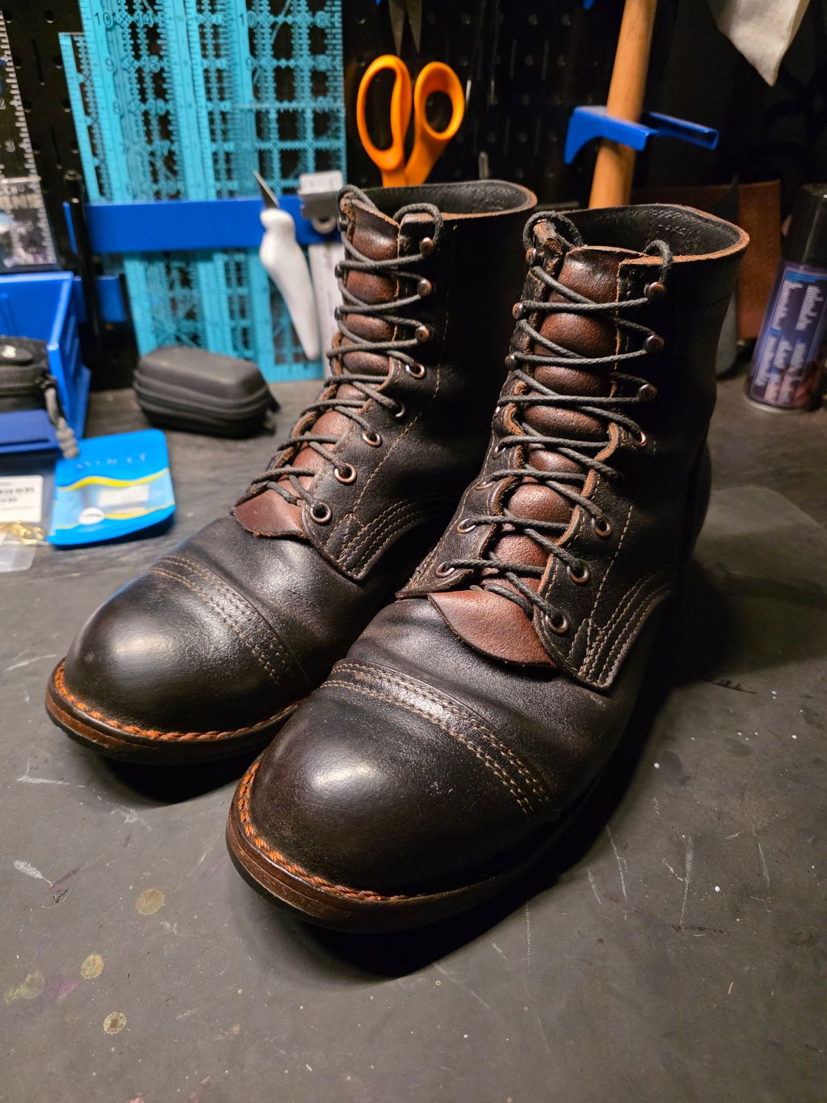 Photo by Pale_Highl1ight on September 21, 2025 of the Nicks Nicks/ x Butterscotch Triton Boot in Nicks/ Horween Black Waxed Flesh.