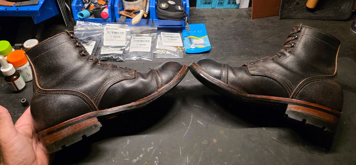 Photo by Pale_Highl1ight on September 21, 2025 of the Nicks Nicks/ x Butterscotch Triton Boot in Nicks/ Horween Black Waxed Flesh.