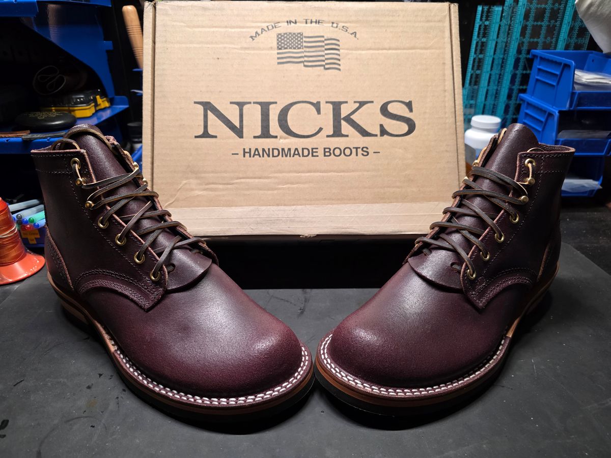 Photo by Pale_Highl1ight on January 21, 2026 of the Nicks MTO in Wickett And Craig Double Stuffed Waxed Flesh Burgundy.