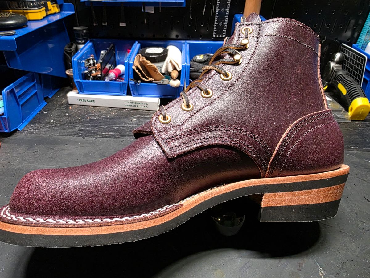 Photo by Pale_Highl1ight on January 21, 2026 of the Nicks MTO in Wickett And Craig Double Stuffed Waxed Flesh Burgundy.