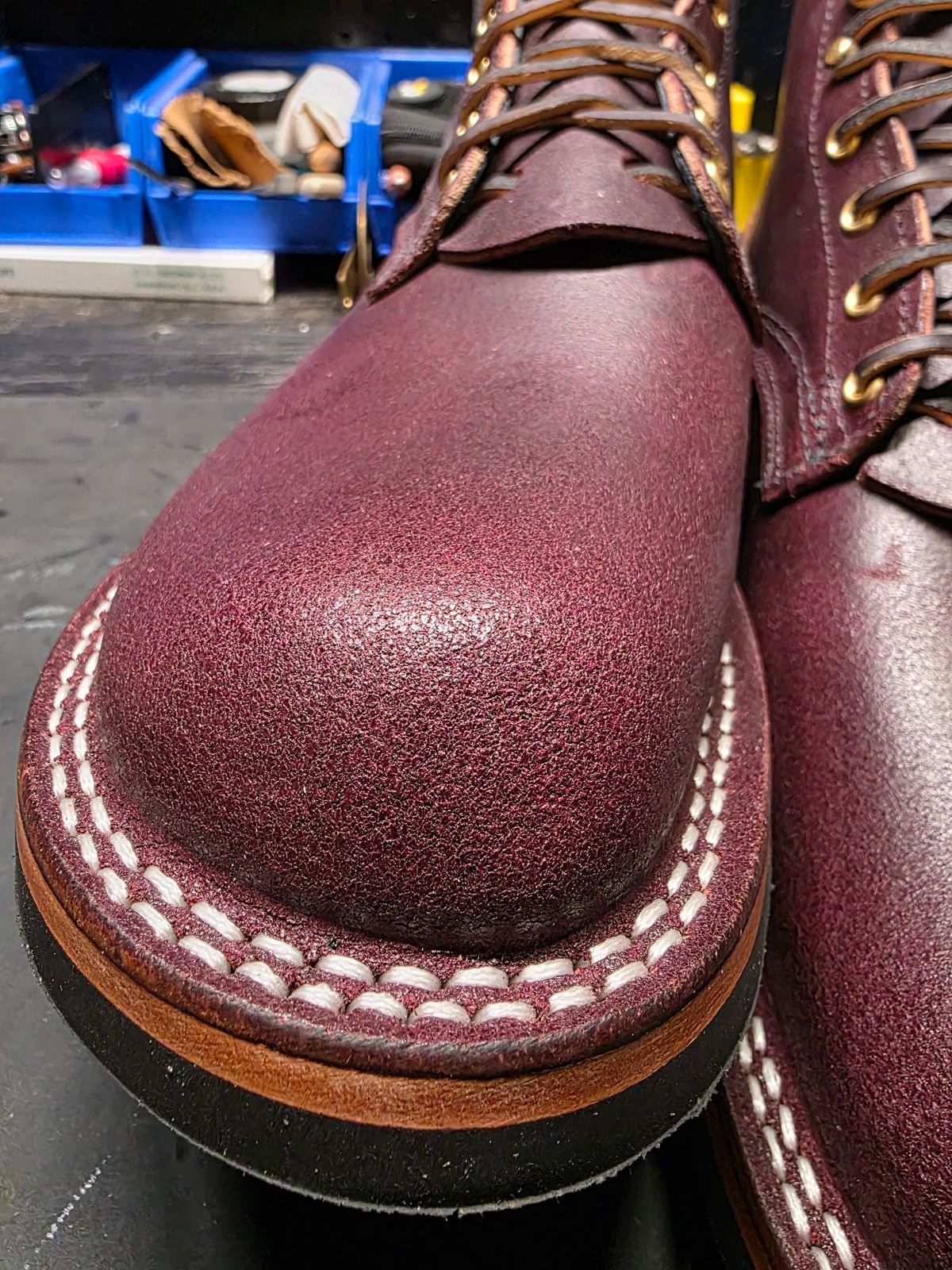 Photo by Pale_Highl1ight on January 21, 2026 of the Nicks MTO in Wickett And Craig Double Stuffed Waxed Flesh Burgundy.