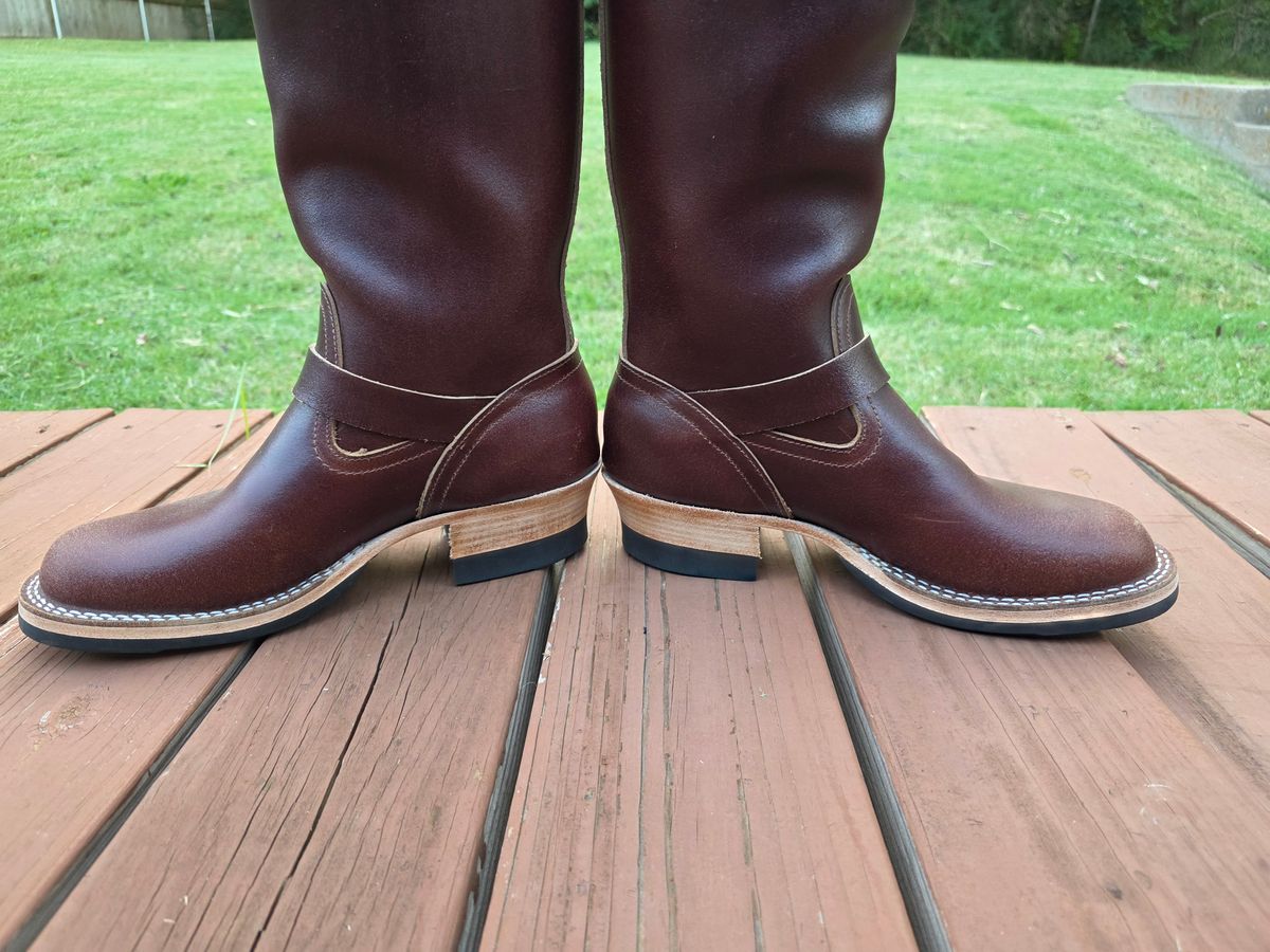 Photo by Pale_Highl1ight on September 16, 2025 of the Nicks StationMaster in Horween Tan Waxed Flesh.