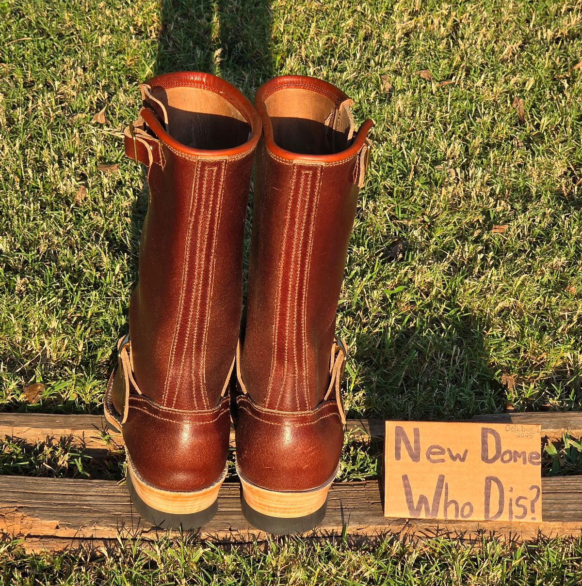 Photo by Pale_Highl1ight on October 1, 2025 of the Nicks StationMaster in Horween Tan Waxed Flesh.