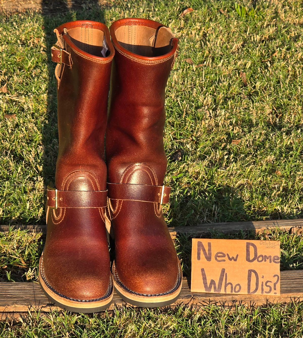 Photo by Pale_Highl1ight on October 1, 2025 of the Nicks StationMaster in Horween Tan Waxed Flesh.