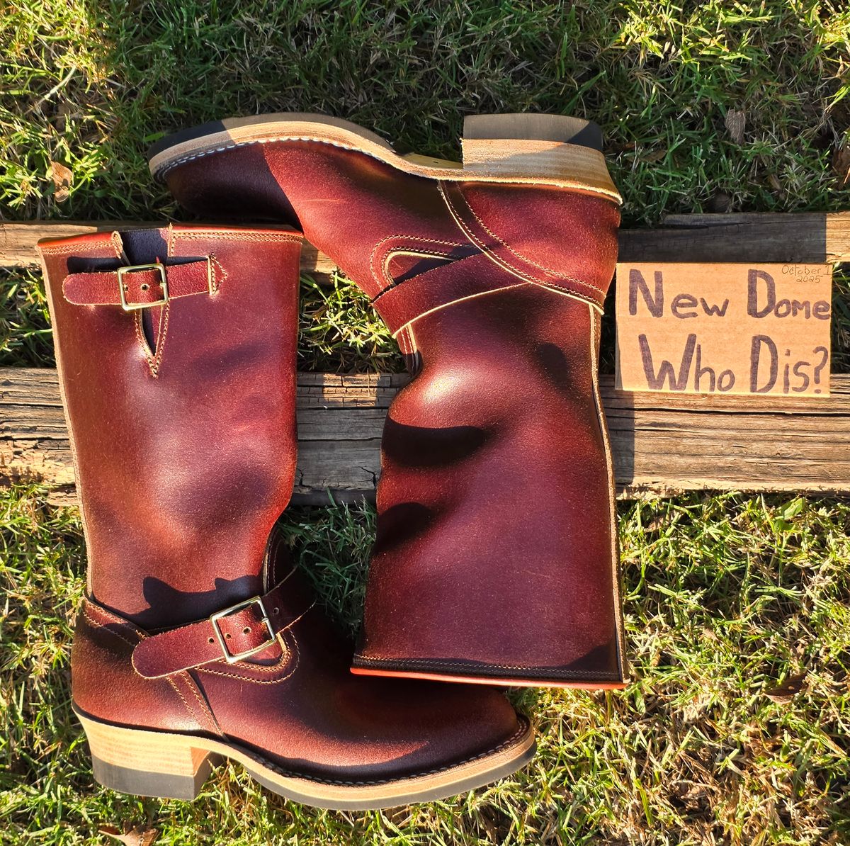 Photo by Pale_Highl1ight on October 1, 2025 of the Nicks StationMaster in Horween Tan Waxed Flesh.