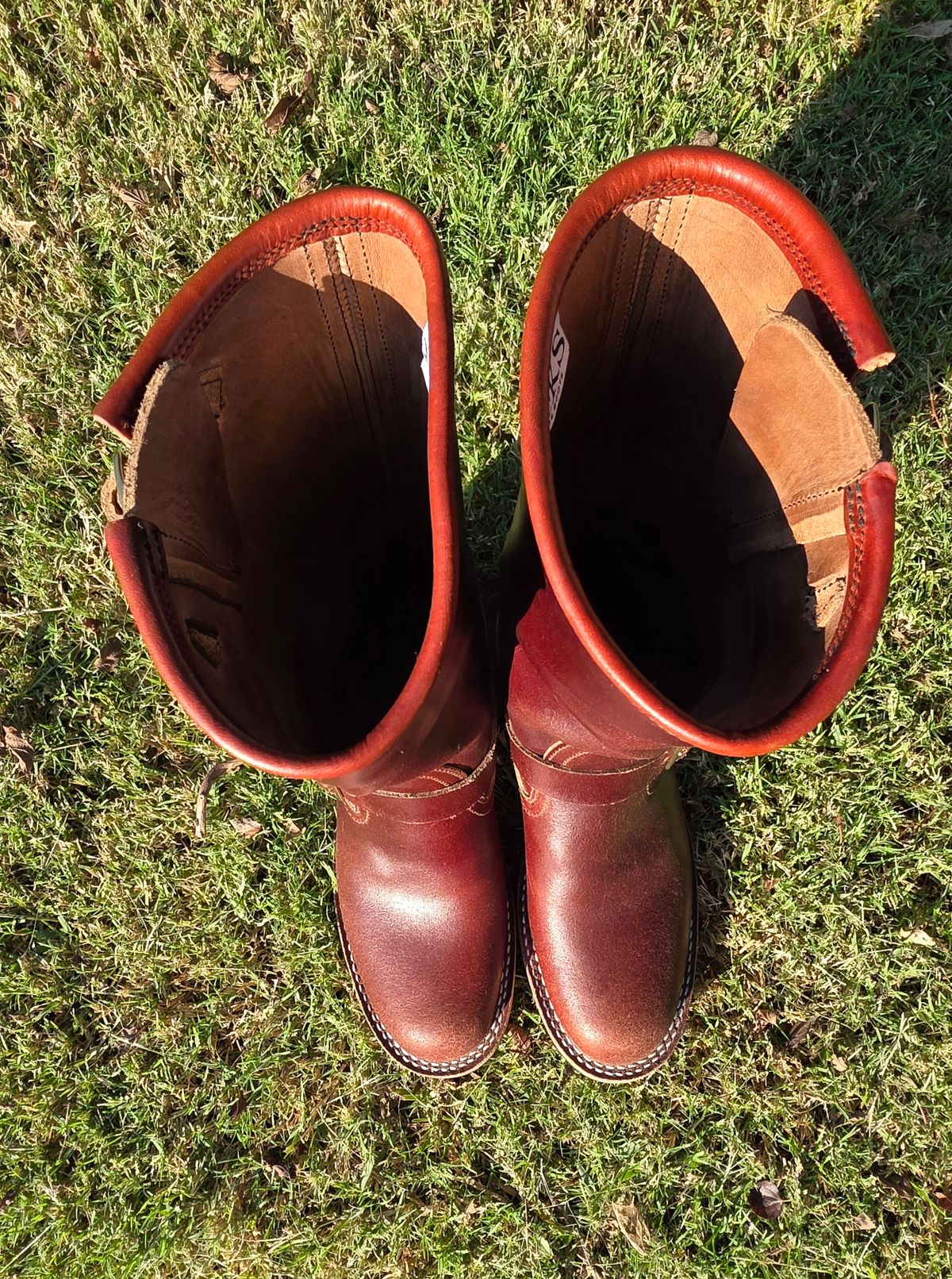 Photo by Pale_Highl1ight on October 1, 2025 of the Nicks StationMaster in Horween Tan Waxed Flesh.