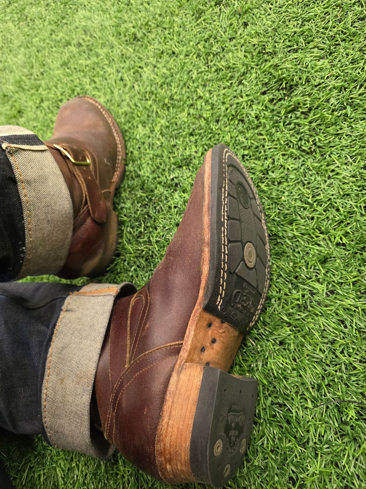 Photo by Pale_Highl1ight on December 13, 2025 of the Nicks StationMaster in Horween Tan Waxed Flesh.