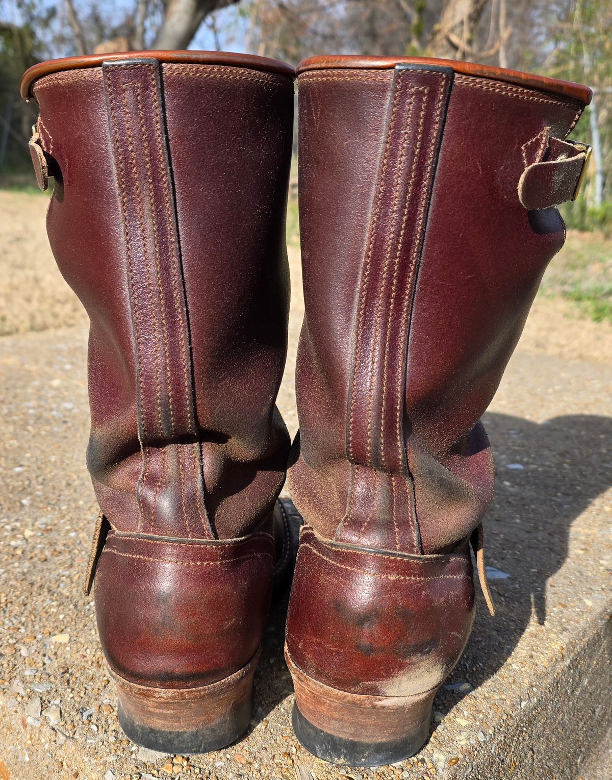 Photo by Pale_Highl1ight on January 1, 2026 of the Nicks StationMaster in Horween Tan Waxed Flesh.