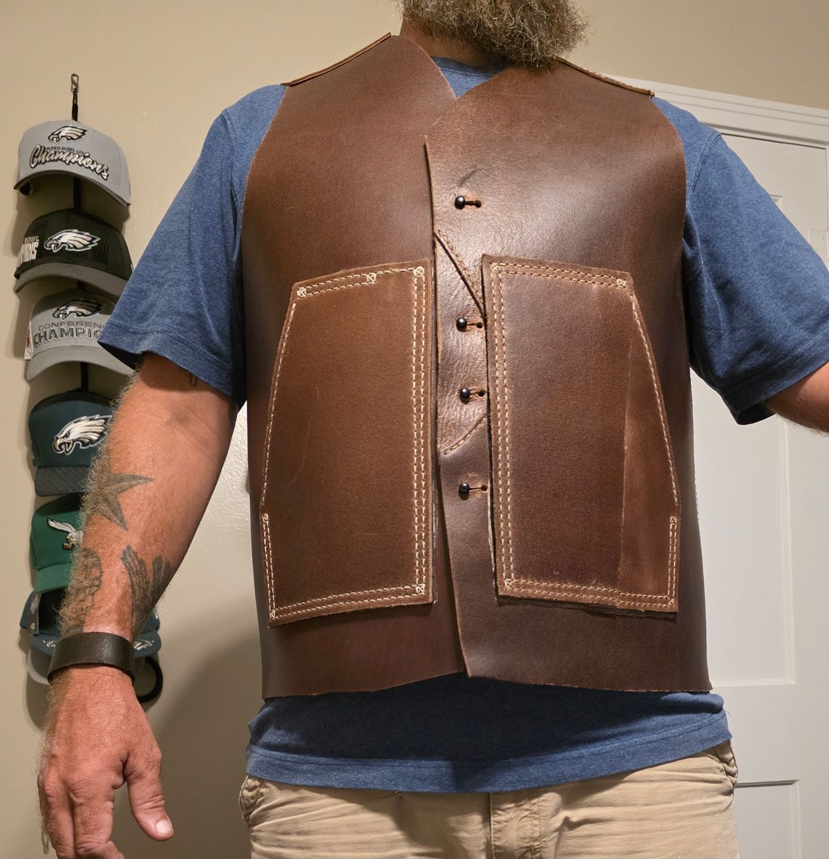 Photo by Pale_Highl1ight on September 20, 2025 of the Pale Highlight Natural Waxed Flesh Vest in Horween Natural Waxed Flesh.