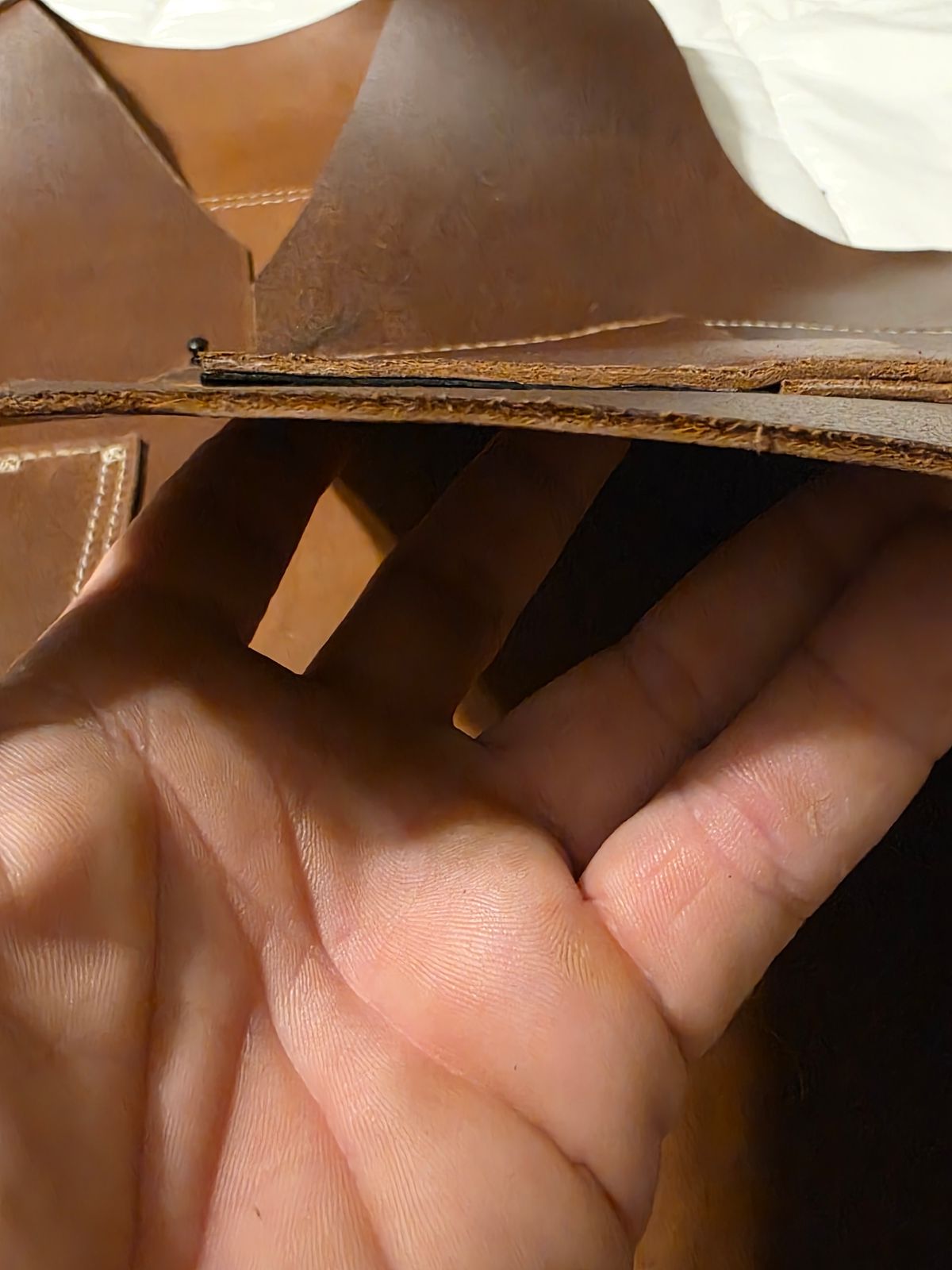 Photo by Pale_Highl1ight on September 20, 2025 of the Pale Highlight Natural Waxed Flesh Vest in Horween Natural Waxed Flesh.