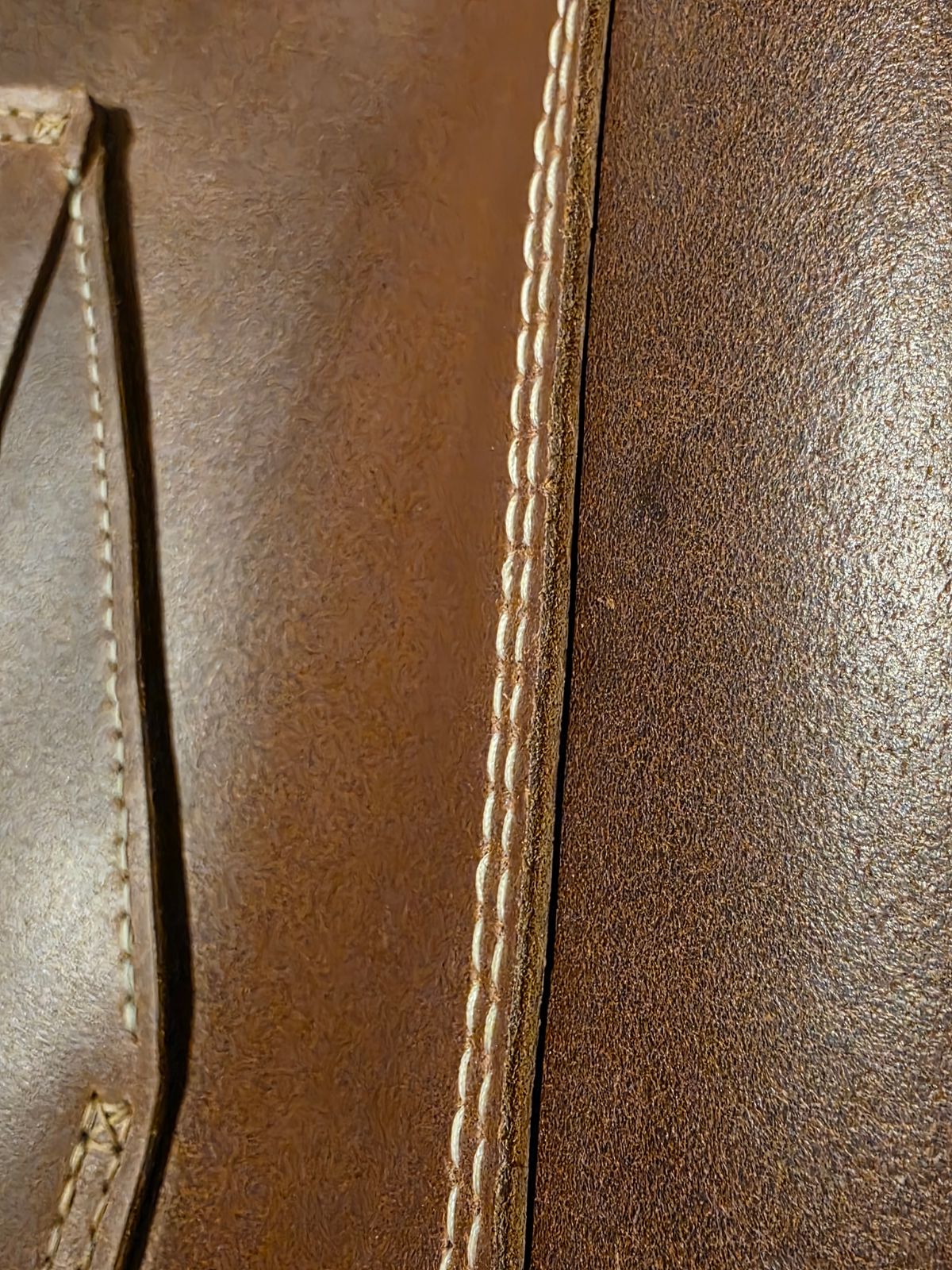 Photo by Pale_Highl1ight on September 20, 2025 of the Pale Highlight Natural Waxed Flesh Vest in Horween Natural Waxed Flesh.