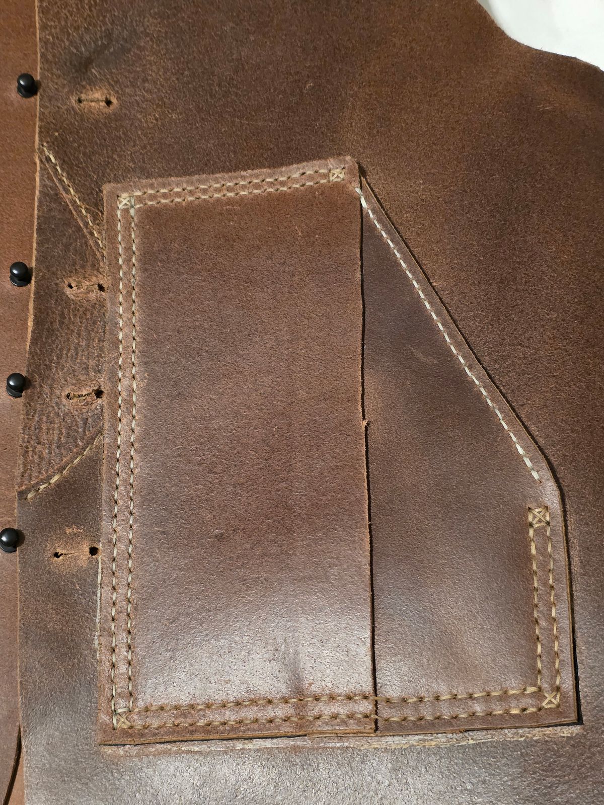 Photo by Pale_Highl1ight on September 20, 2025 of the Pale Highlight Natural Waxed Flesh Vest in Horween Natural Waxed Flesh.