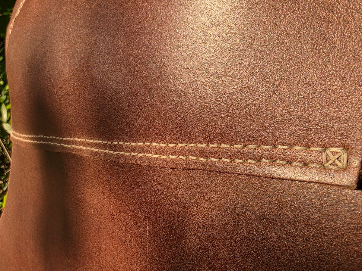 Photo by Pale_Highl1ight on October 1, 2025 of the Pale Highlight Natural Waxed Flesh Vest in Horween Natural Waxed Flesh.