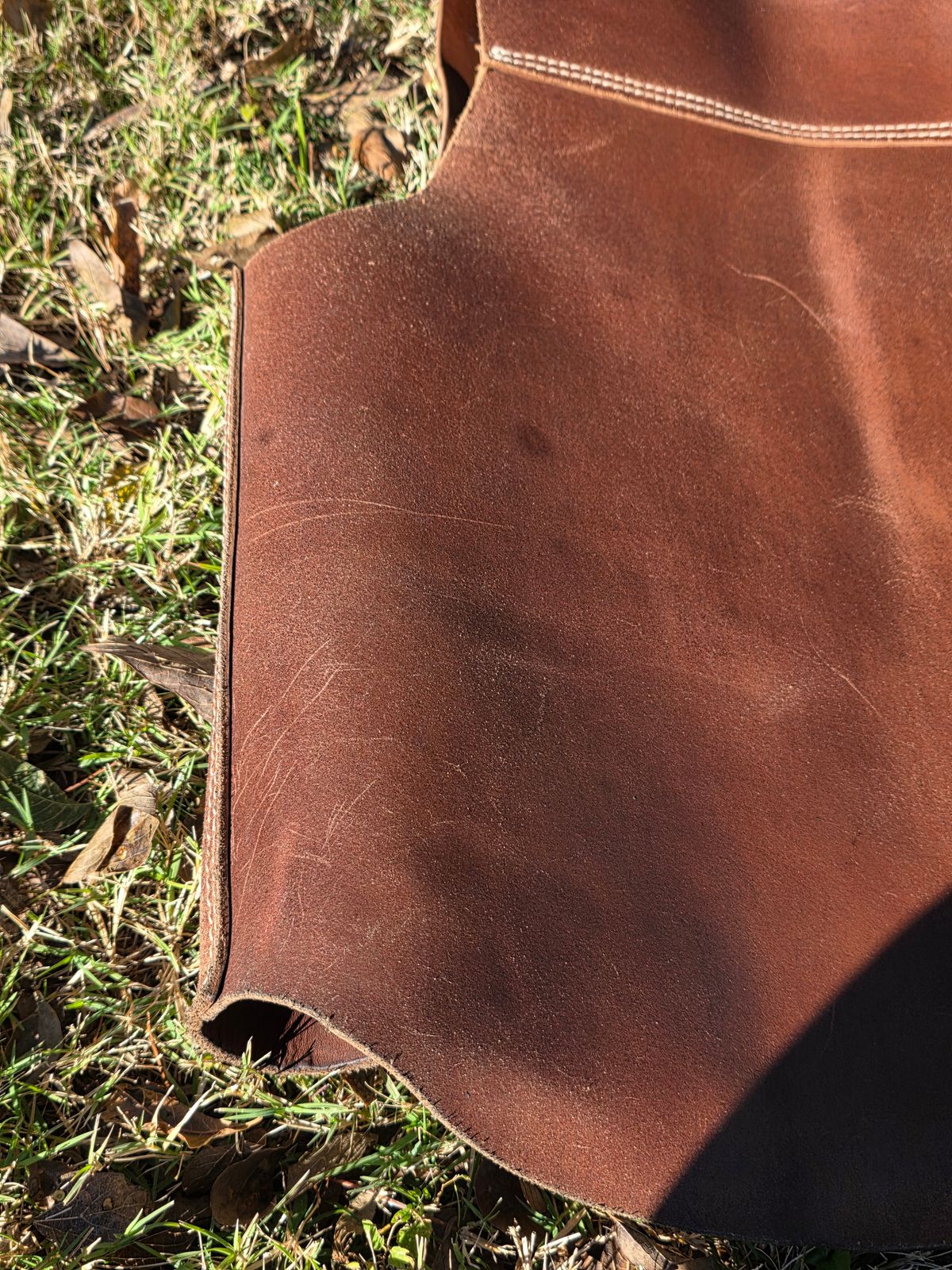 Photo by Pale_Highl1ight on November 2, 2025 of the Pale Highlight Natural Waxed Flesh Vest in Horween Natural Waxed Flesh.