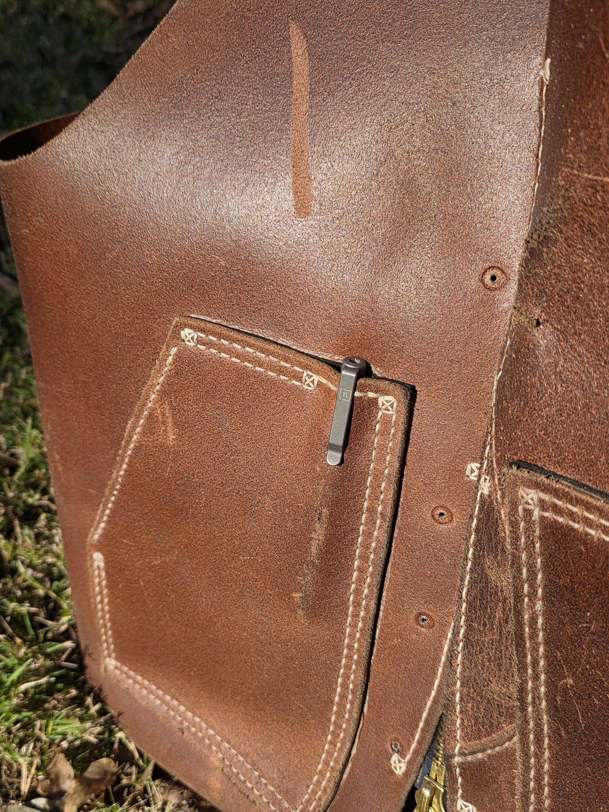 Photo by Pale_Highl1ight on November 2, 2025 of the Pale Highlight Natural Waxed Flesh Vest in Horween Natural Waxed Flesh.