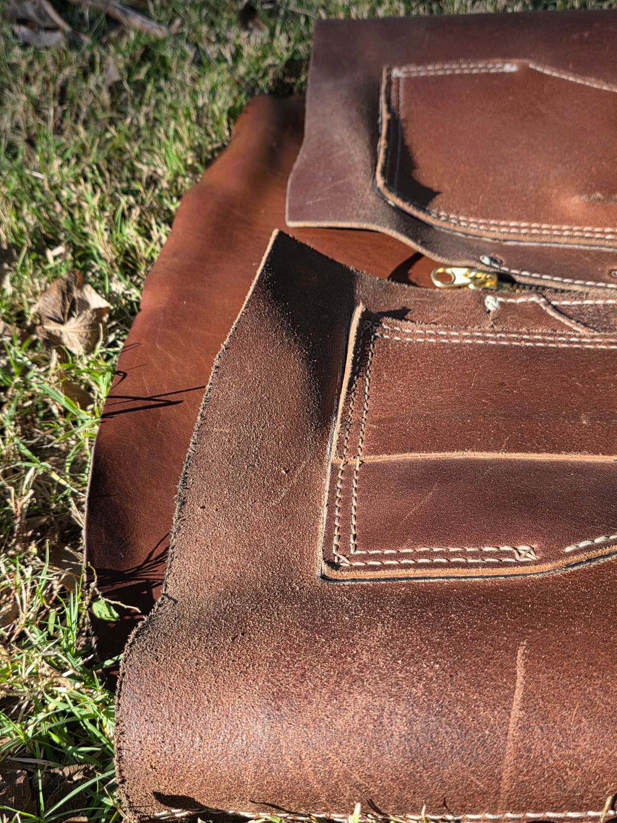 Photo by Pale_Highl1ight on November 2, 2025 of the Pale Highlight Natural Waxed Flesh Vest in Horween Natural Waxed Flesh.