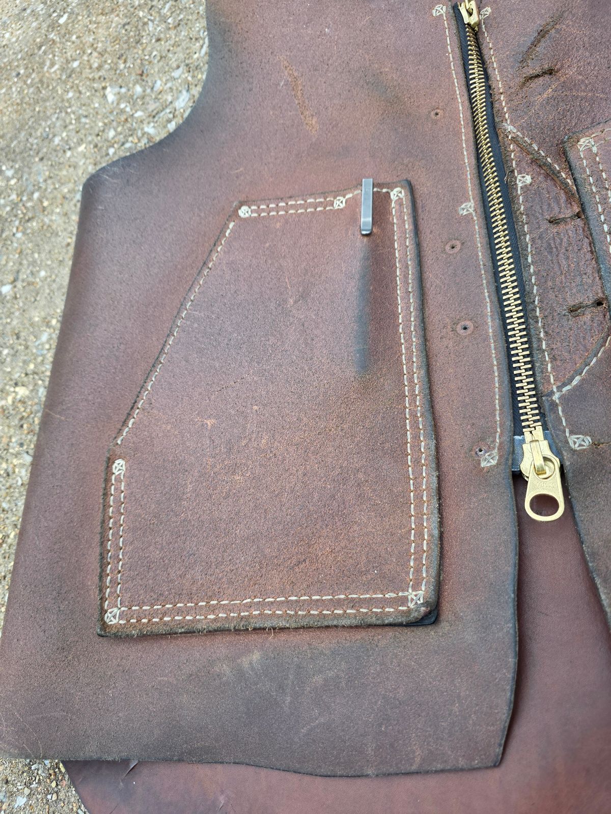 Photo by Pale_Highl1ight on March 2, 2026 of the Pale Highlight Natural Waxed Flesh Vest in Horween Natural Waxed Flesh.