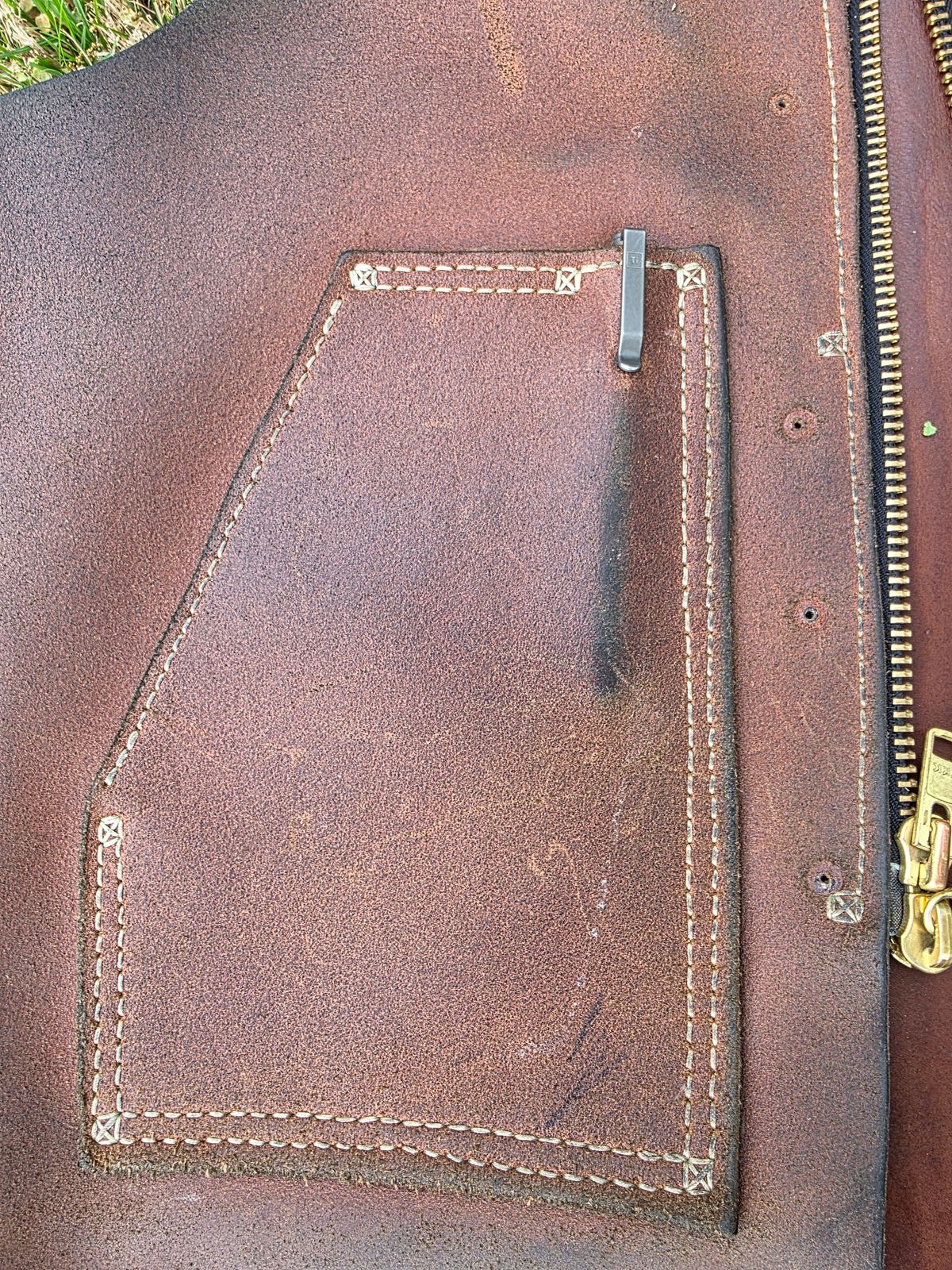 Photo by Pale_Highl1ight on April 1, 2026 of the Pale Highlight Natural Waxed Flesh Vest in Horween Natural Waxed Flesh.