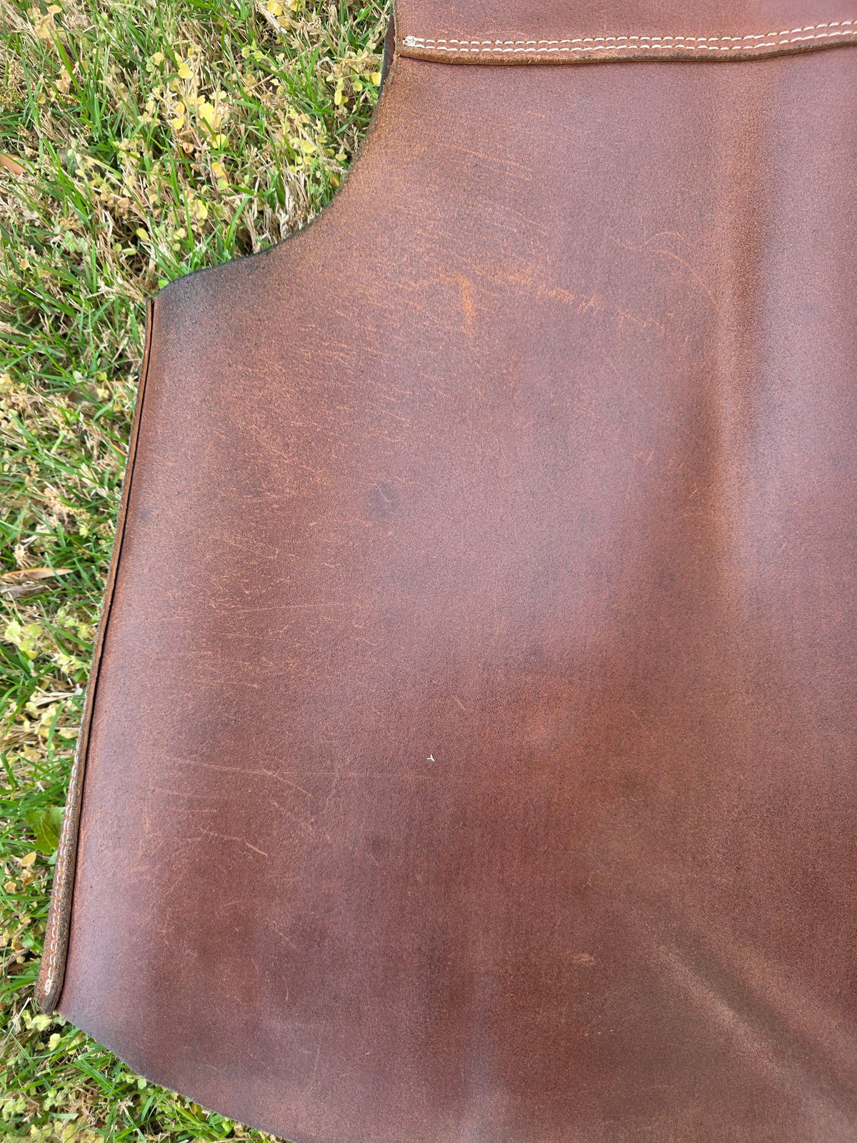 Photo by Pale_Highl1ight on April 1, 2026 of the Pale Highlight Natural Waxed Flesh Vest in Horween Natural Waxed Flesh.