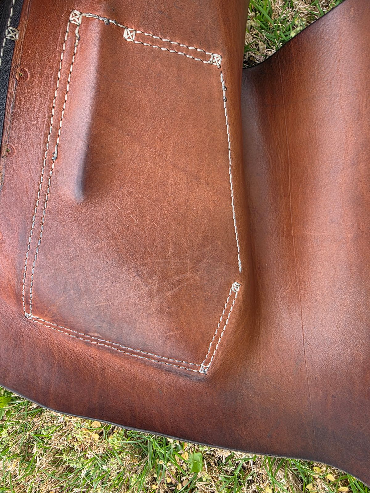 Photo by Pale_Highl1ight on April 1, 2026 of the Pale Highlight Natural Waxed Flesh Vest in Horween Natural Waxed Flesh.