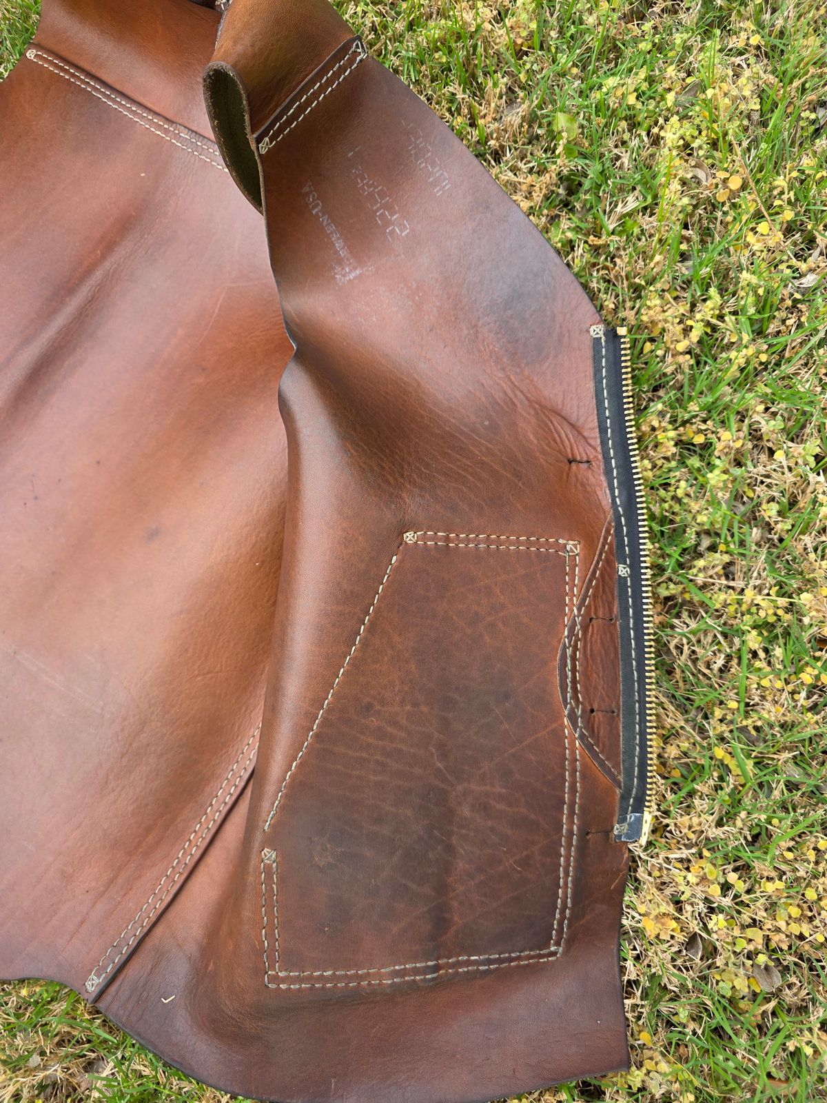 Photo by Pale_Highl1ight on April 1, 2026 of the Pale Highlight Natural Waxed Flesh Vest in Horween Natural Waxed Flesh.