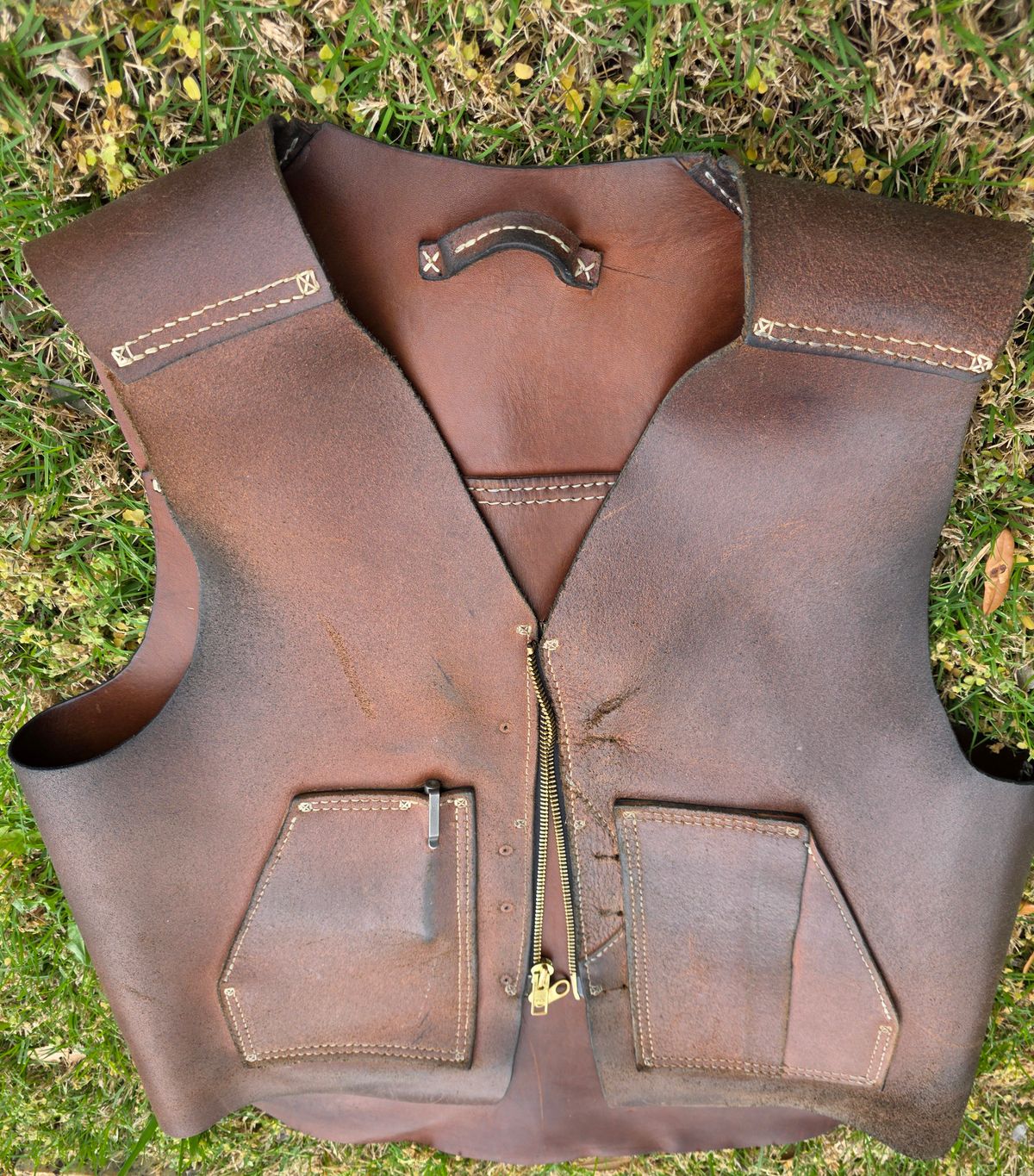 Photo by Pale_Highl1ight on April 1, 2026 of the Pale Highlight Natural Waxed Flesh Vest in Horween Natural Waxed Flesh.