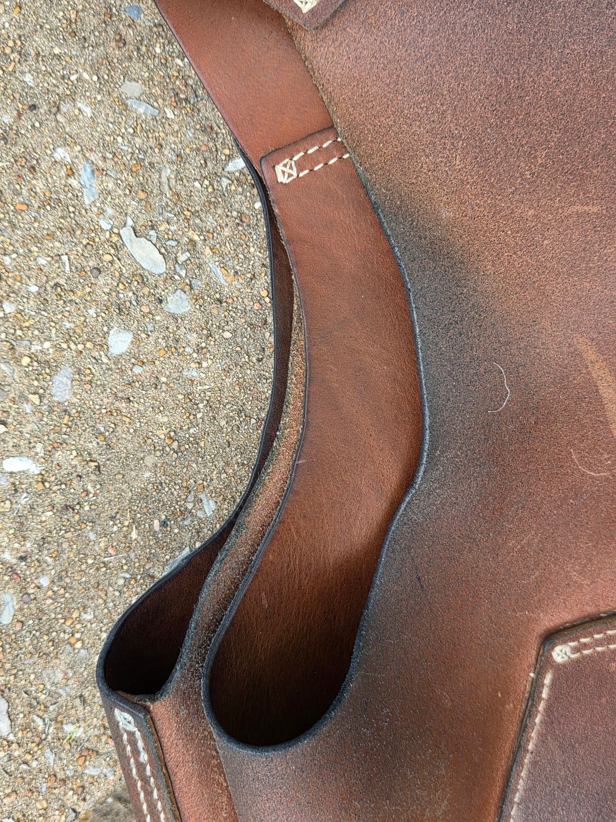 Photo by Pale_Highl1ight on April 1, 2026 of the Pale Highlight Natural Waxed Flesh Vest in Horween Natural Waxed Flesh.