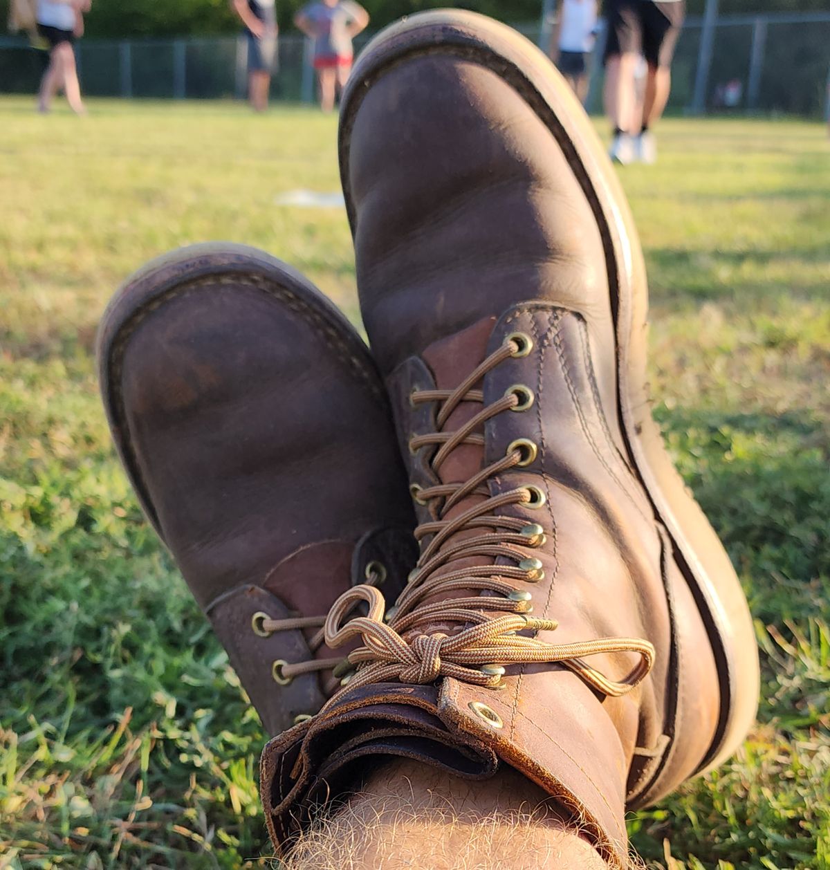 Photo by Pale_Highl1ight on August 12, 2023 of the Nicks Traveler in Horween Orange Predator.