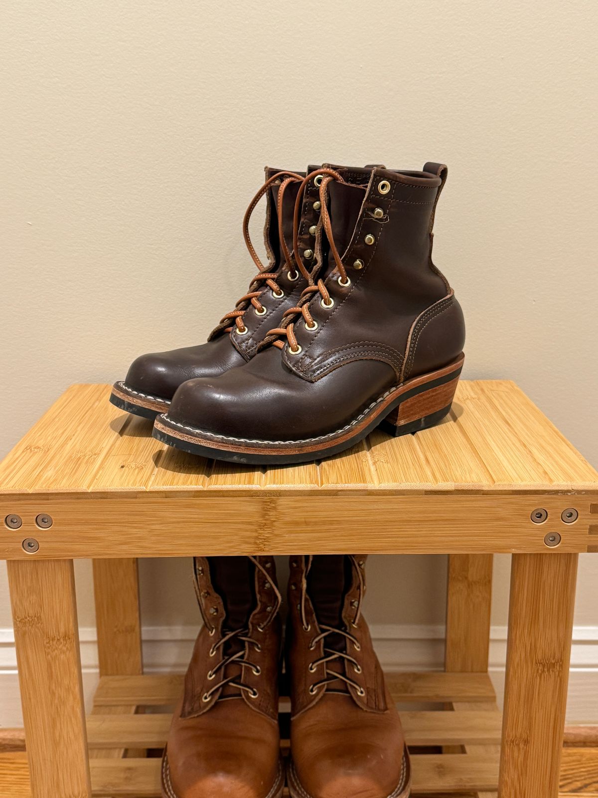 Photo by amcape on December 5, 2023 of the Nicks Robert in Horween Brown Chromexcel.