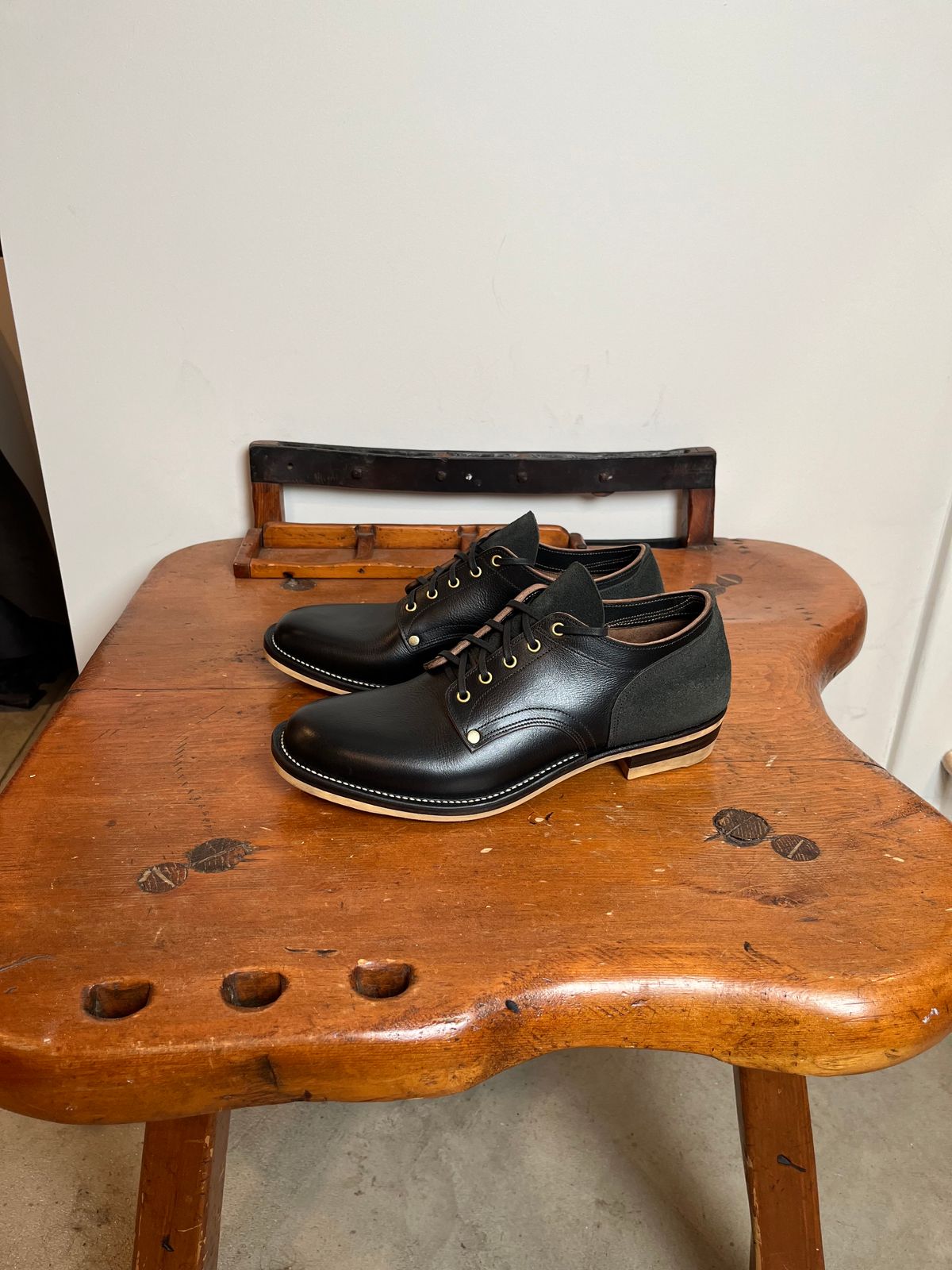 Photo by dirtbag_aesthete on October 6, 2024 of the NF Bootmaker Milton Shoe in Horween Tumbled Black Chromexcel.