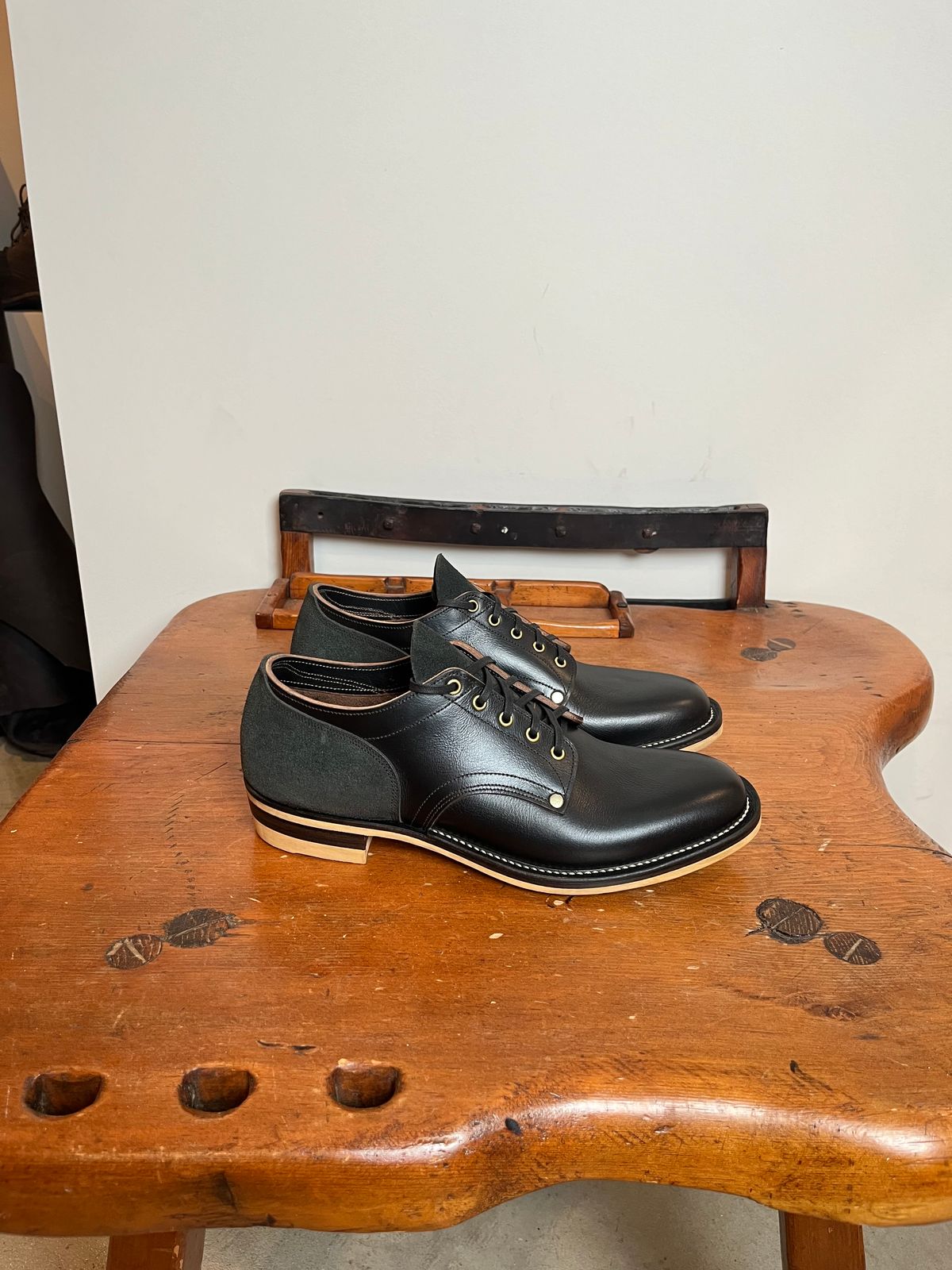 Photo by dirtbag_aesthete on October 6, 2024 of the NF Bootmaker Milton Shoe in Horween Tumbled Black Chromexcel.