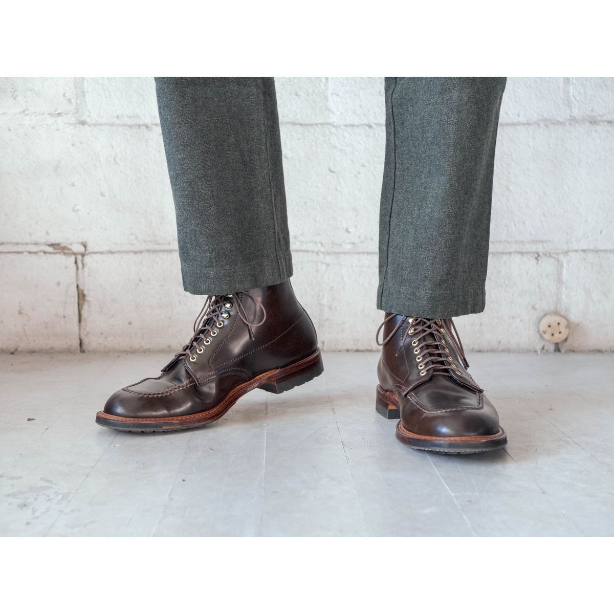 Photo by dirtbag_aesthete on September 28, 2021 of the Alden Indy Boot in Horween Cigar Shell Cordovan.