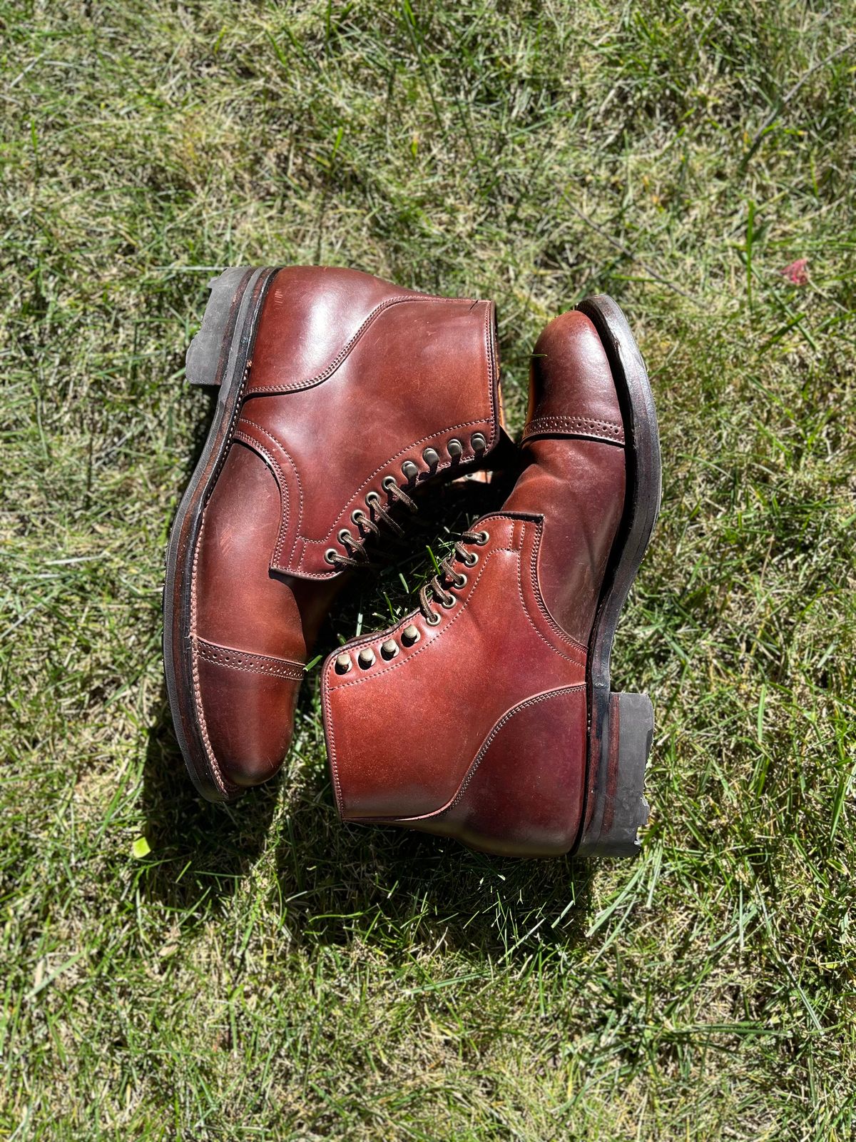 Photo by korage on November 5, 2023 of the Viberg Service Boot BCT in Horween Color 4 Shell Cordovan.