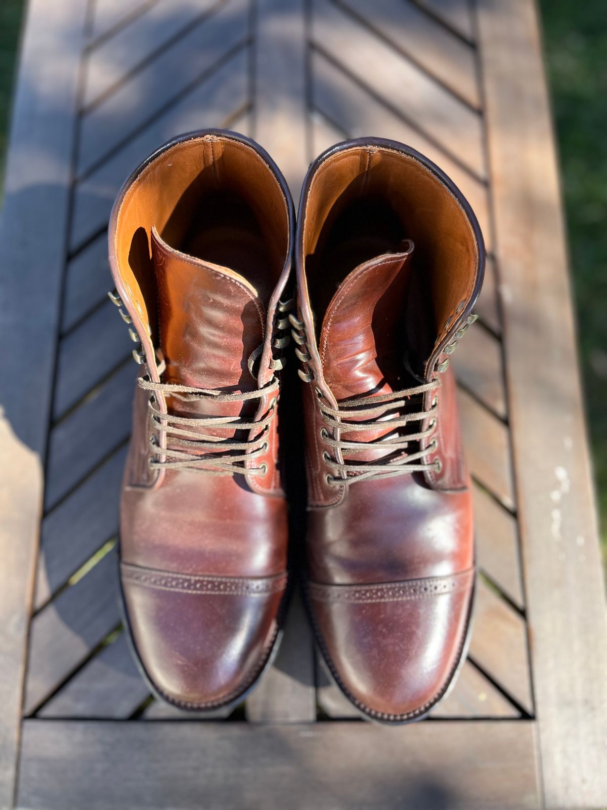 Photo by korage on November 5, 2023 of the Viberg Service Boot BCT in Horween Color 4 Shell Cordovan.