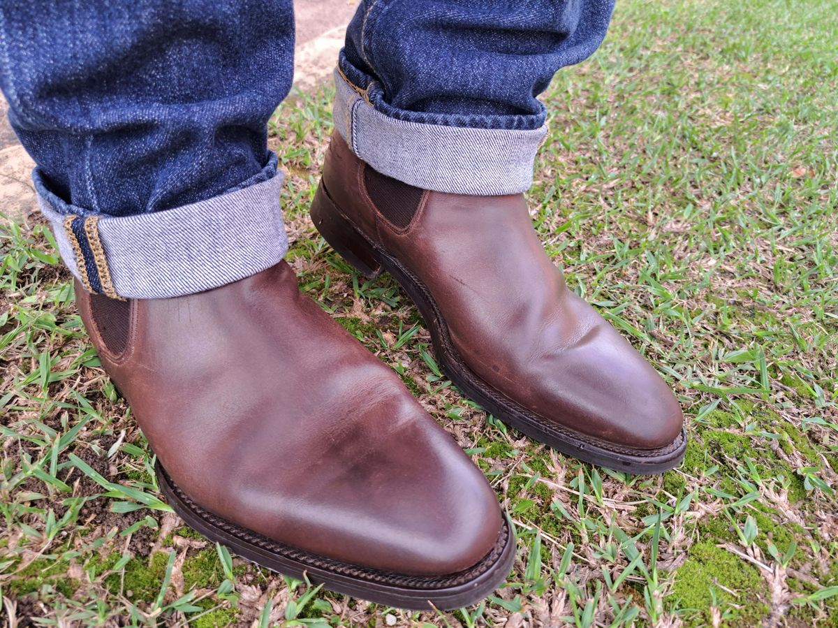 Photo by AneshM on March 1, 2023 of the Herring Wainwright Chelsea Boots in Dark Brown Calf.