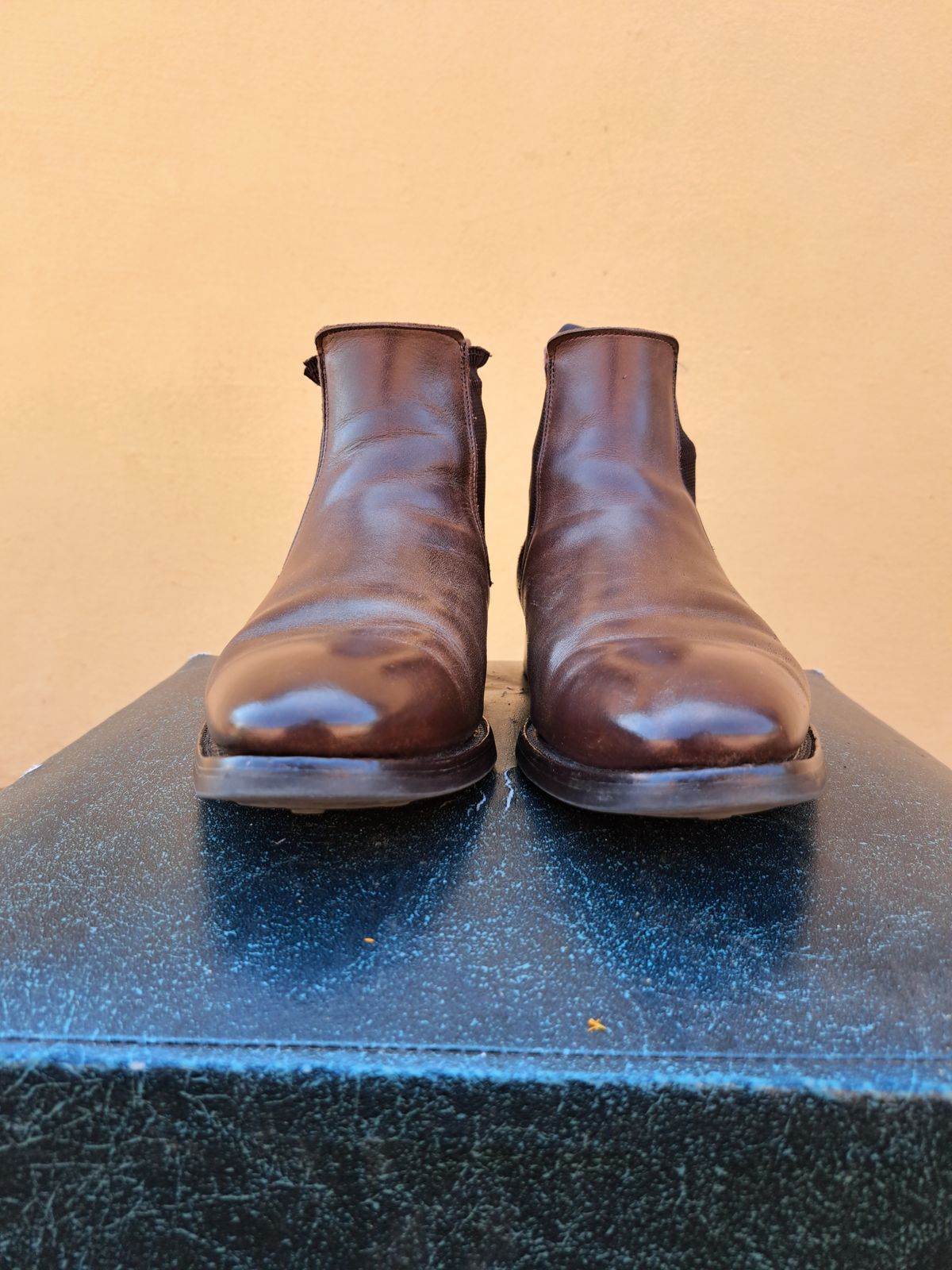 Photo by AneshM on April 2, 2023 of the Herring Wainwright Chelsea Boots in Dark Brown Calf.