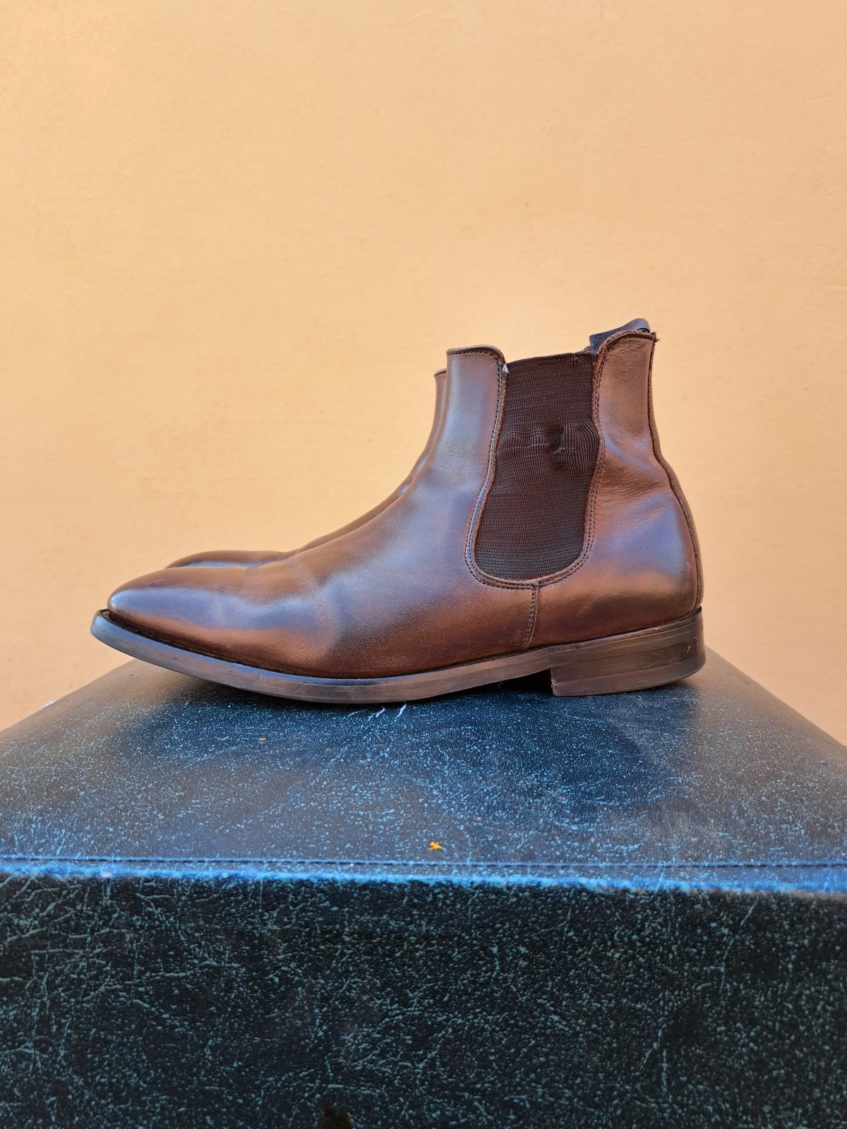 Photo by AneshM on April 2, 2023 of the Herring Wainwright Chelsea Boots in Dark Brown Calf.